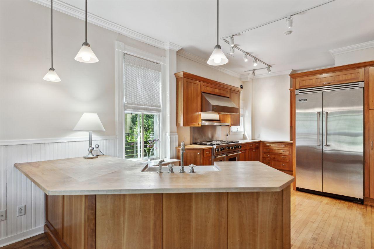 View of Residential at 506 Summit Avenue, Saint Paul MN 55102, Saint Paul (11 of 33) - Mike Wilen | Minnesota Team Real Estate