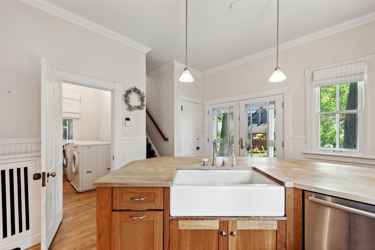 View of Residential at 506 Summit Avenue, Saint Paul MN 55102, Saint Paul (12 of 33) - Mike Wilen | Minnesota Team Real Estate