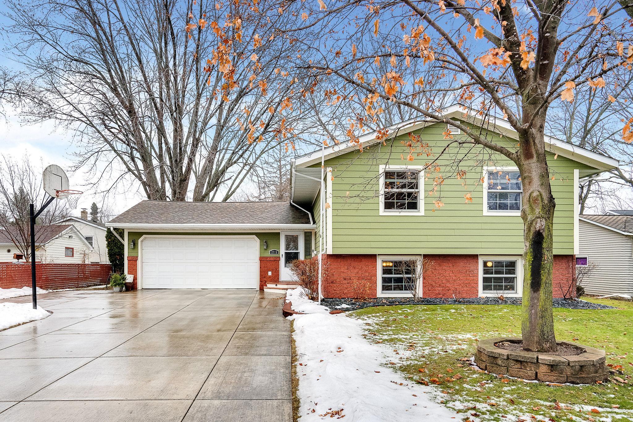 View of Residential at 2715 Chisholm Avenue, North Saint Paul MN 55109, North Saint Paul - Mike Wilen | Minnesota Team Real Estate