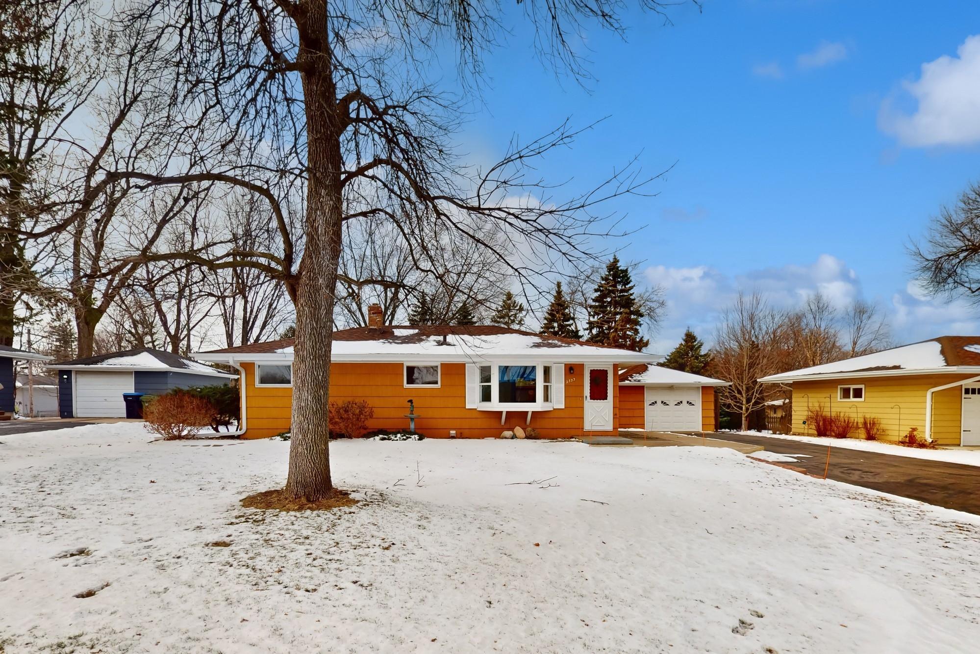 View of Residential at 2733 Woodbridge Street, Roseville MN 55113, Roseville - Mike Wilen | Minnesota Team Real Estate