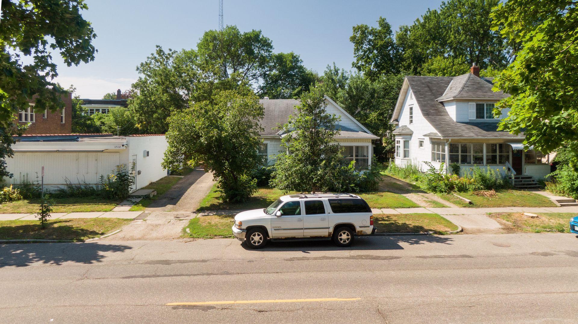 View of Commercial Sale at 1708 Selby Avenue, Saint Paul MN 55104, Saint Paul (7 of 11) - Mike Wilen | Minnesota Team Real Estate
