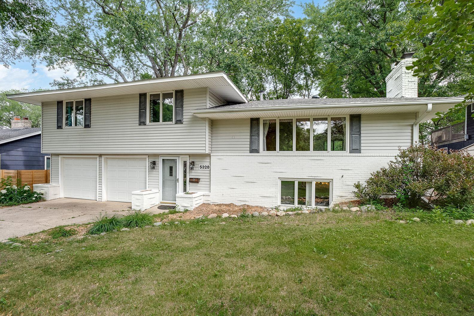 View of Residential at 5328 Interlachen Boulevard, Edina MN 55436, Edina - Mike Wilen | Minnesota Team Real Estate