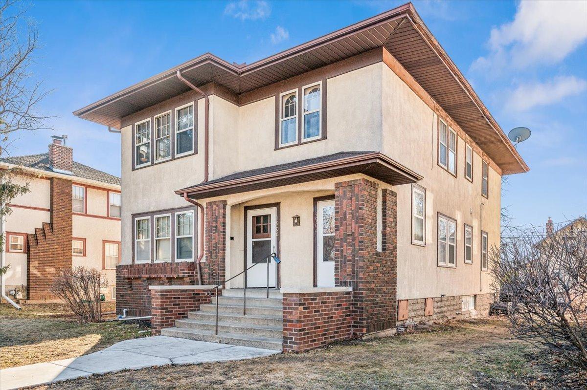 View of Residential Income at 1904 Como Avenue, Minneapolis MN 55414, Minneapolis - Mike Wilen | Minnesota Team Real Estate