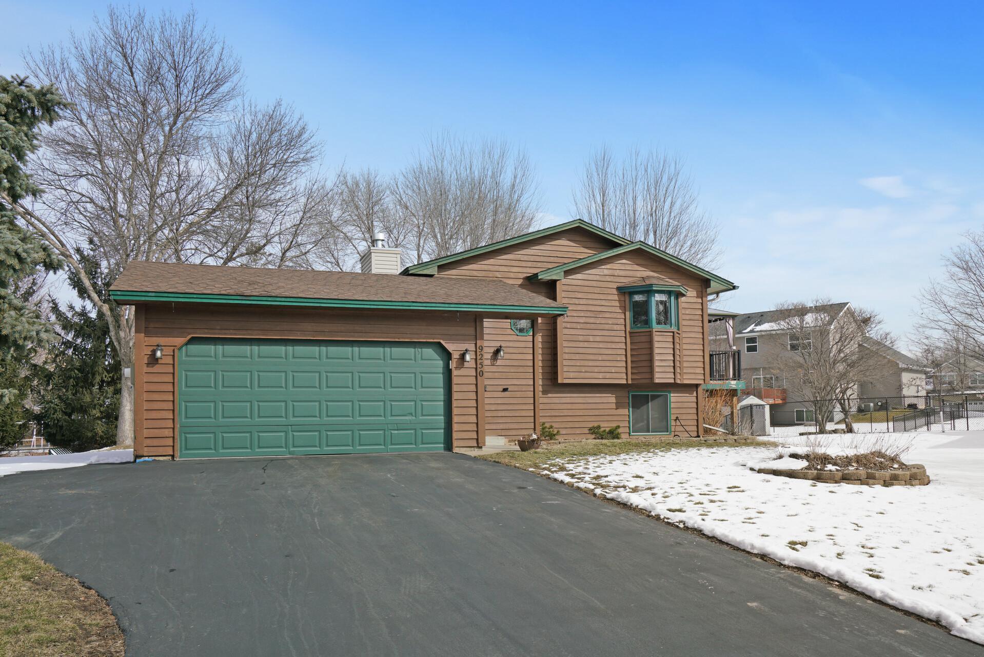 View of Residential at 9250 Oakview Lane, Maple Grove MN 55369, Maple Grove - Mike Wilen | Minnesota Team Real Estate
