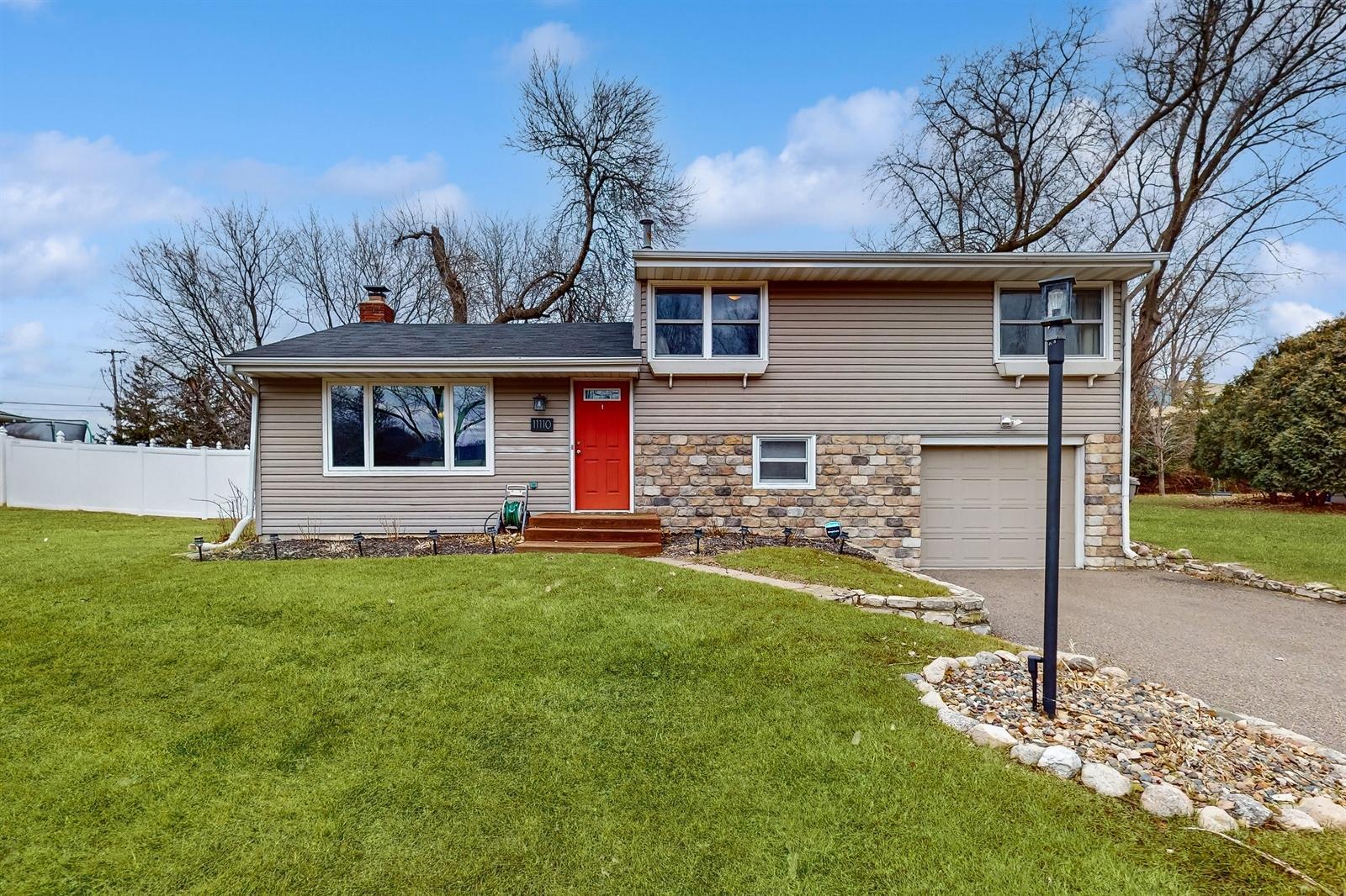 View of Residential at 11110 Oak Knoll Terrace, Minnetonka MN 55305, Minnetonka - Mike Wilen | Minnesota Team Real Estate