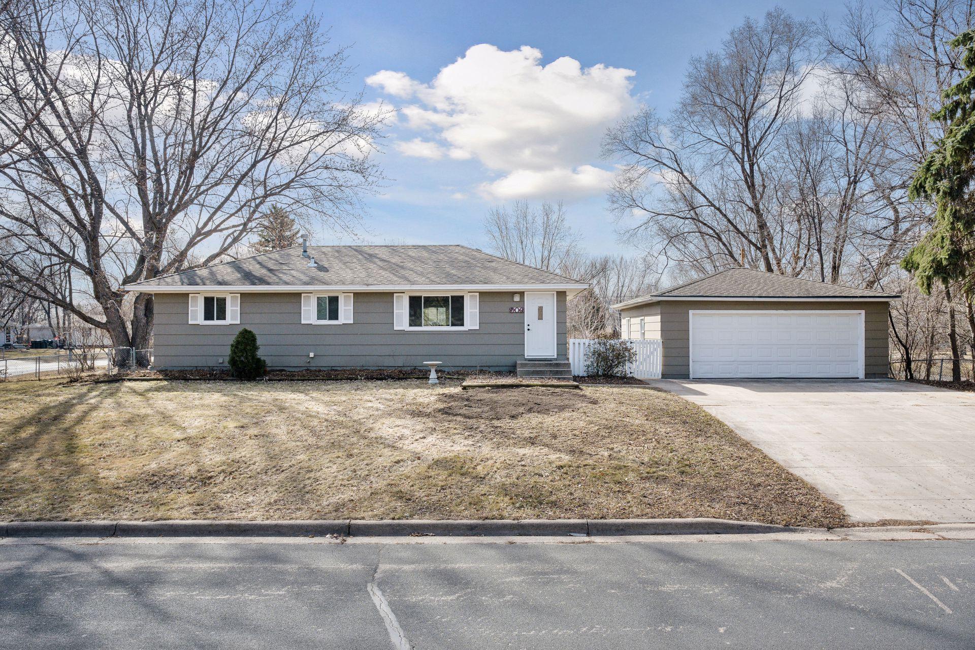 View of Residential at 906 paul parkway, Blaine MN 55434, Blaine - Mike Wilen | Minnesota Team Real Estate