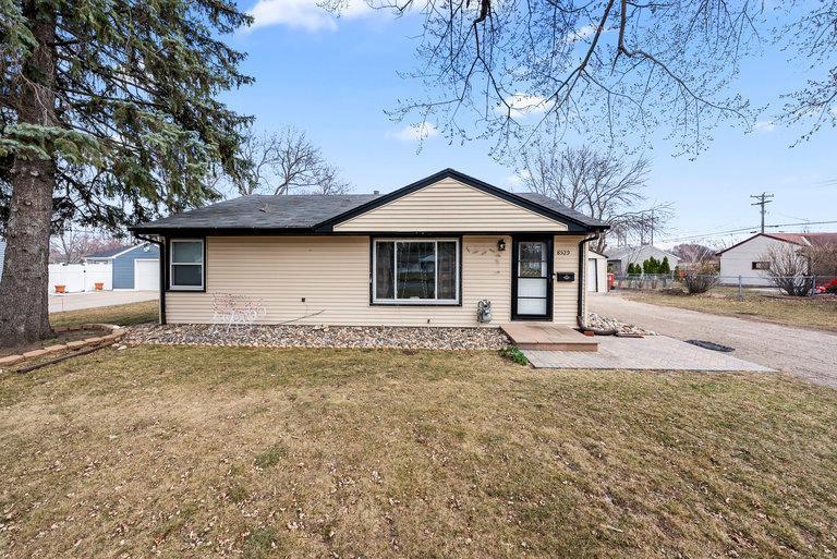 View of Residential at 8529 Oakland Avenue, Bloomington MN 55420, Bloomington - Mike Wilen | Minnesota Team Real Estate