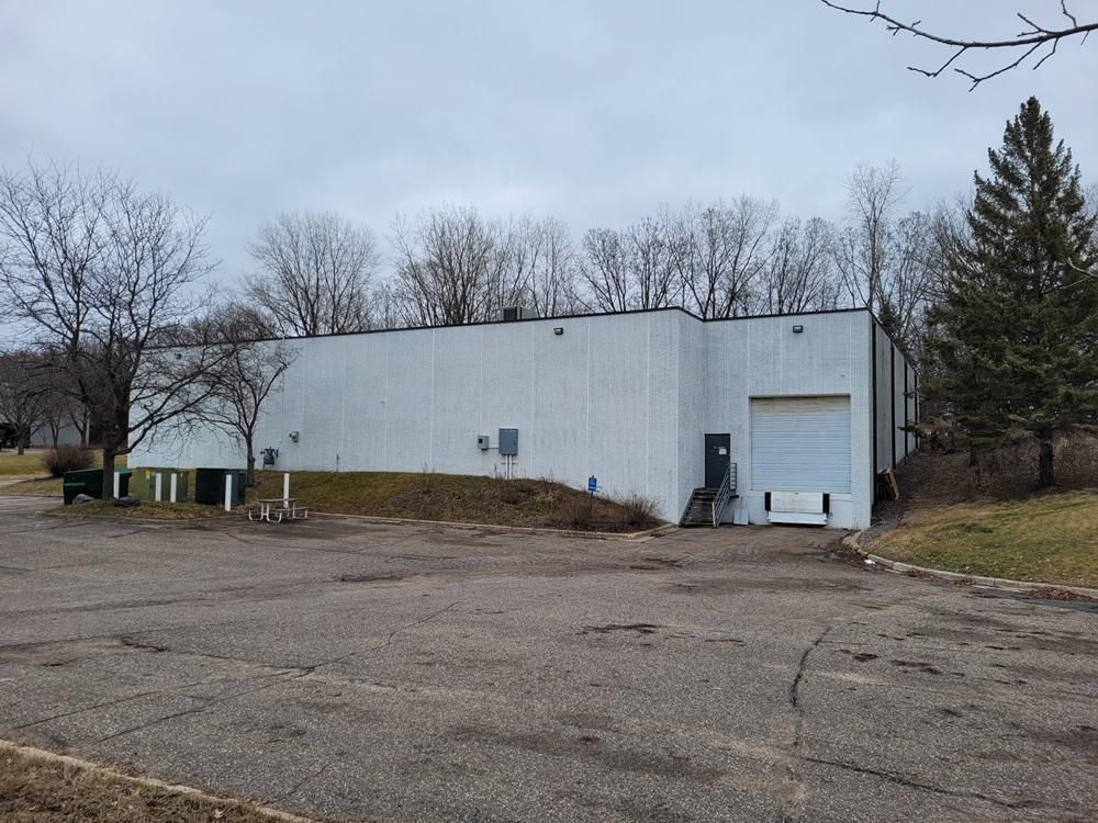 View of Commercial Sale at 400 Commerce Court, Vadnais Heights MN 55127, Vadnais Heights (2 of 9) - Mike Wilen | Minnesota Team Real Estate