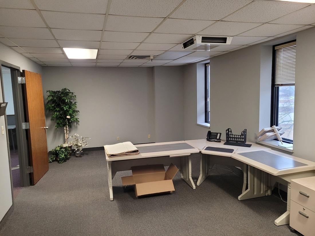 View of Commercial Sale at 400 Commerce Court, Vadnais Heights MN 55127, Vadnais Heights (7 of 9) - Mike Wilen | Minnesota Team Real Estate