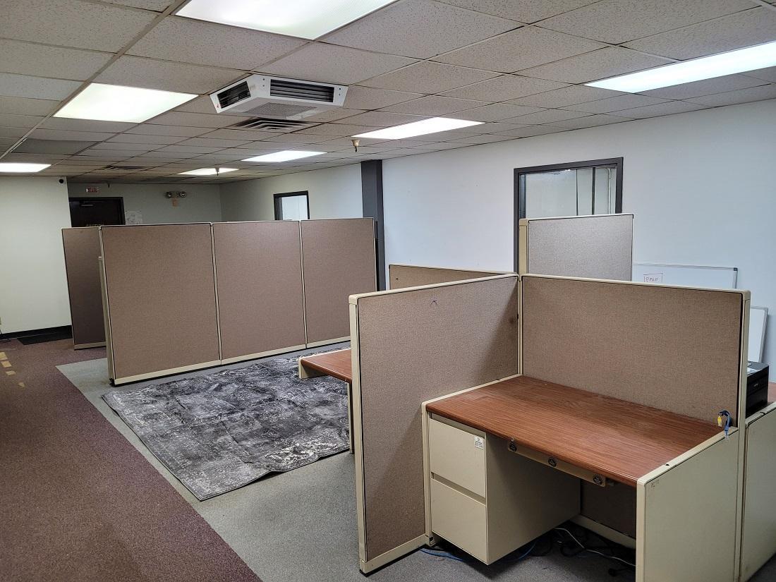 View of Commercial Sale at 400 Commerce Court, Vadnais Heights MN 55127, Vadnais Heights (6 of 9) - Mike Wilen | Minnesota Team Real Estate
