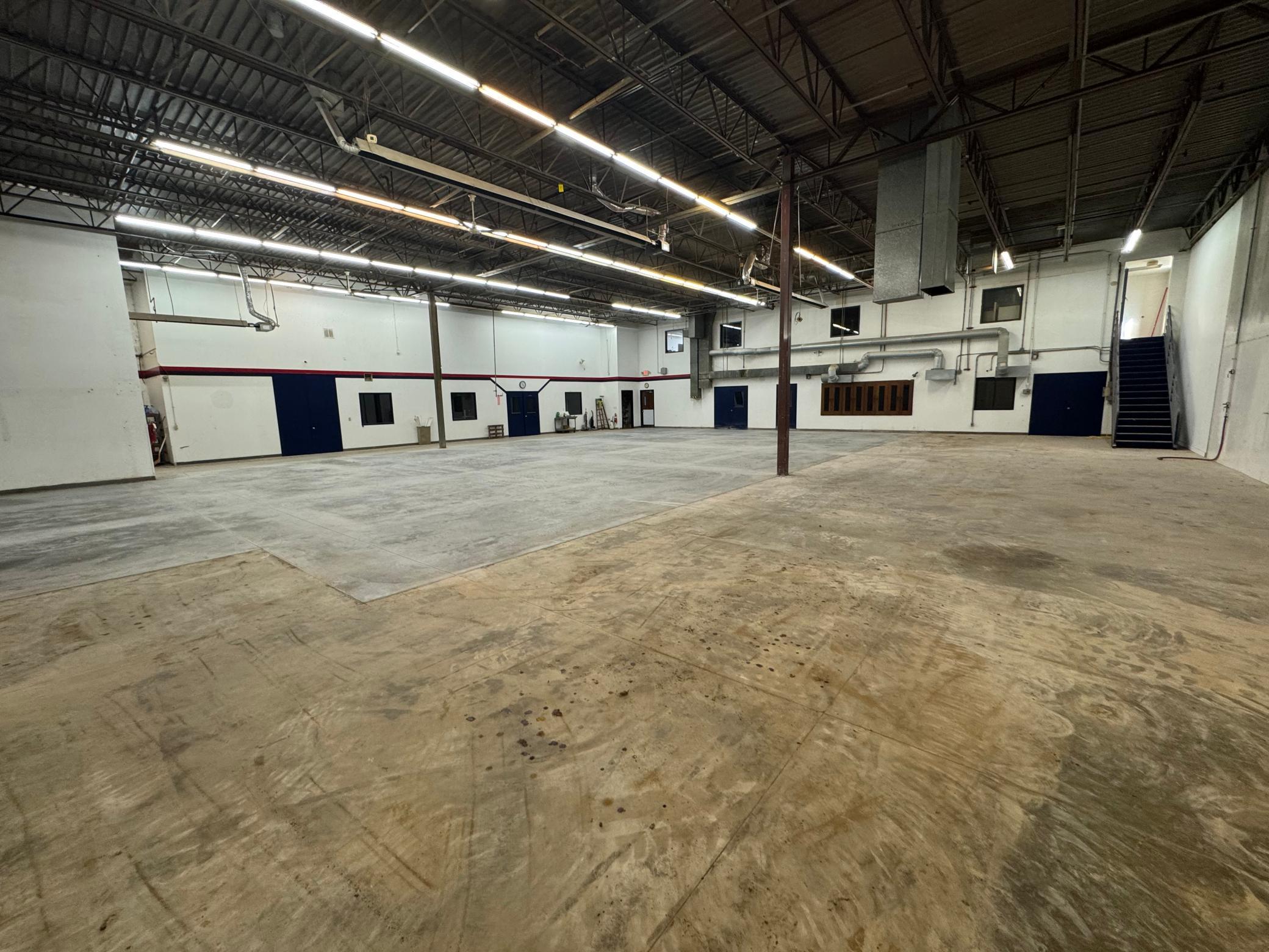 View of Commercial Sale at 400 Commerce Court, Vadnais Heights MN 55127, Vadnais Heights (12 of 22) - Mike Wilen | Minnesota Team Real Estate