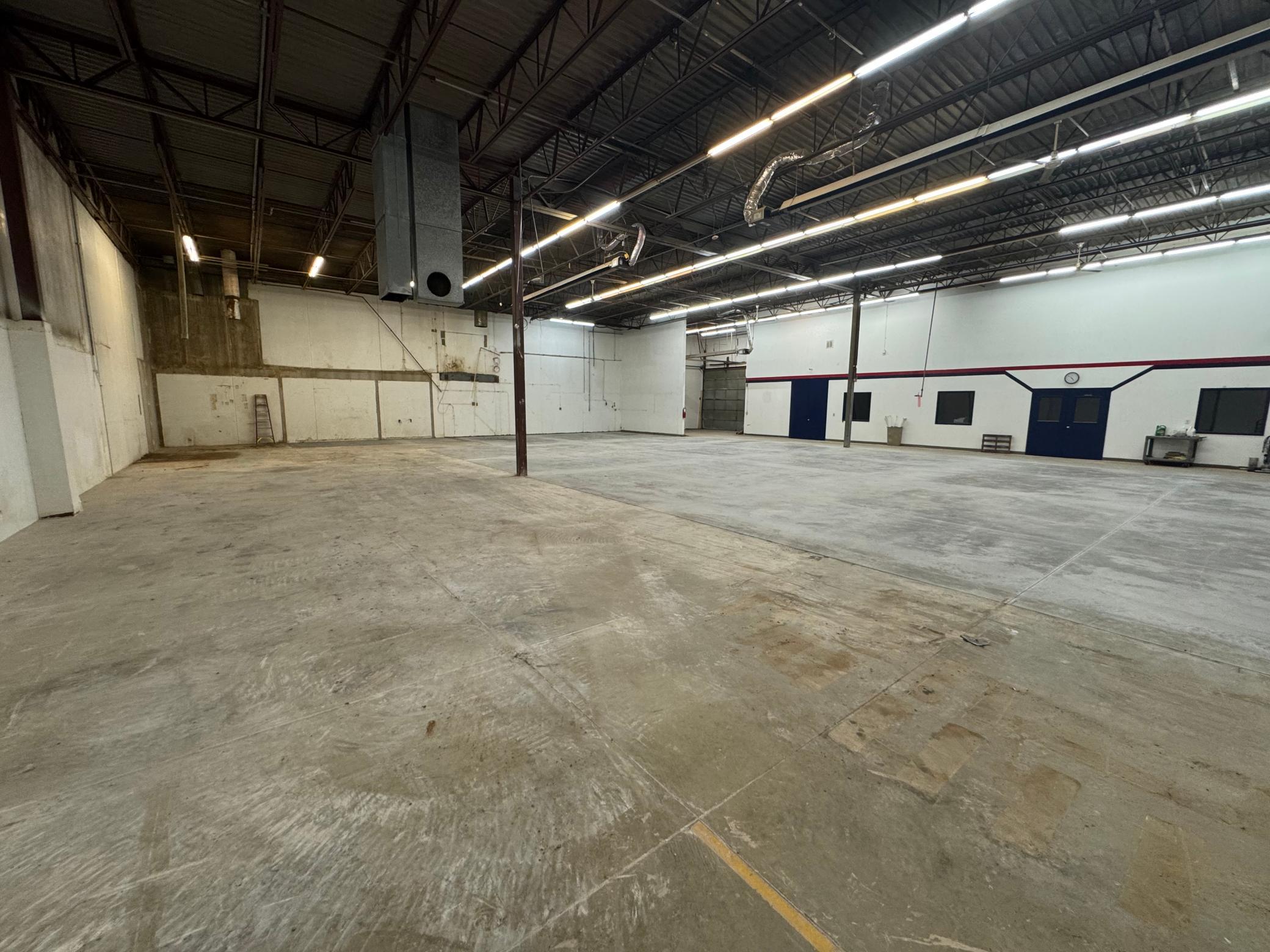 View of Commercial Sale at 400 Commerce Court, Vadnais Heights MN 55127, Vadnais Heights (11 of 22) - Mike Wilen | Minnesota Team Real Estate