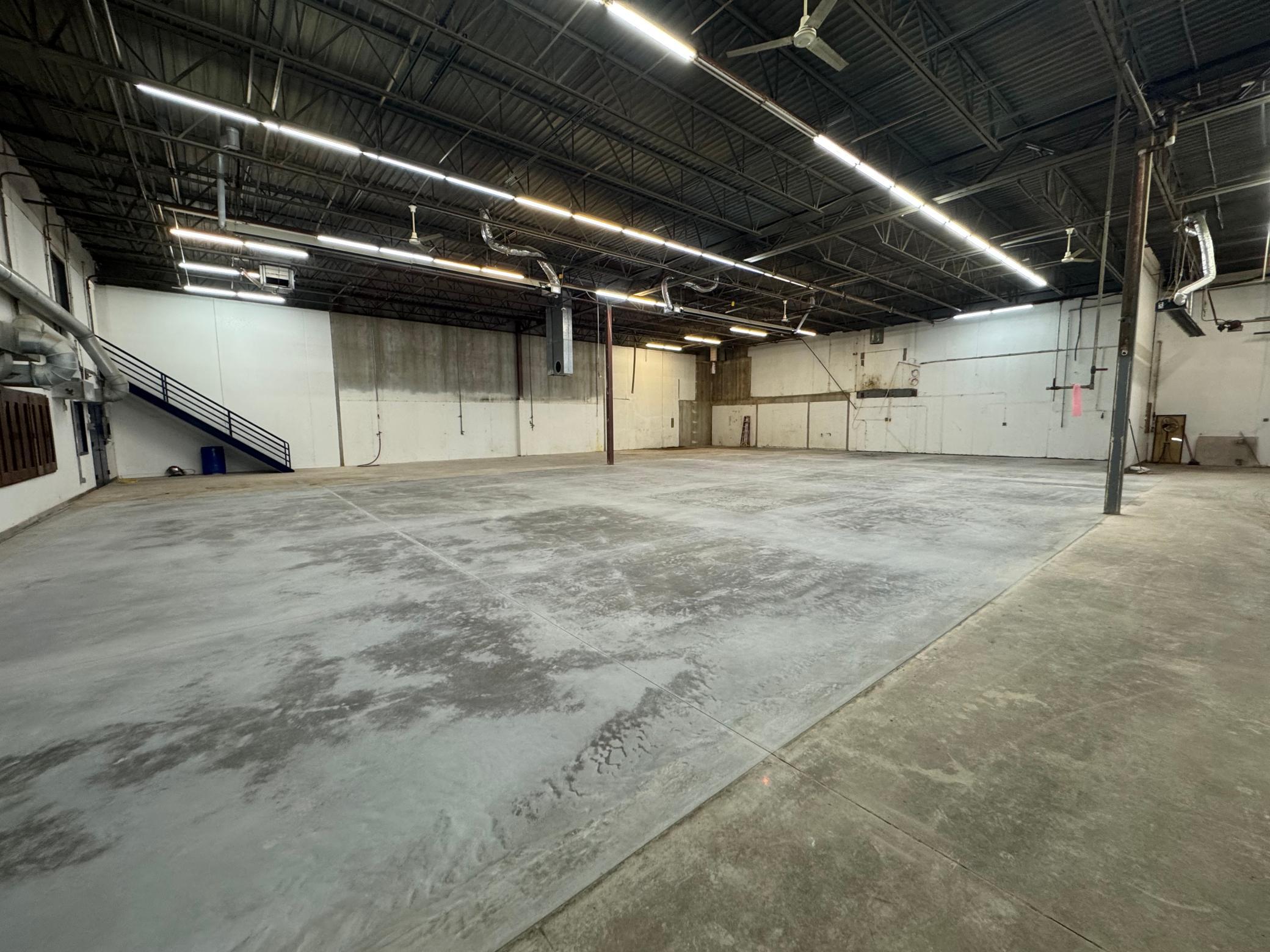 View of Commercial Sale at 400 Commerce Court, Vadnais Heights MN 55127, Vadnais Heights (9 of 22) - Mike Wilen | Minnesota Team Real Estate