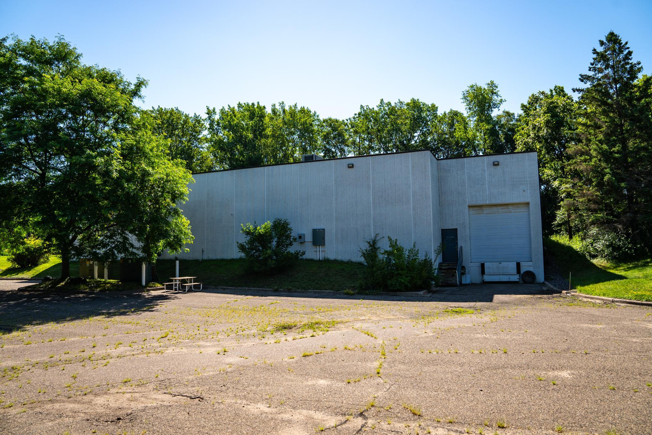 View of Commercial Sale at 400 Commerce Court, Vadnais Heights MN 55127, Vadnais Heights (16 of 22) - Mike Wilen | Minnesota Team Real Estate