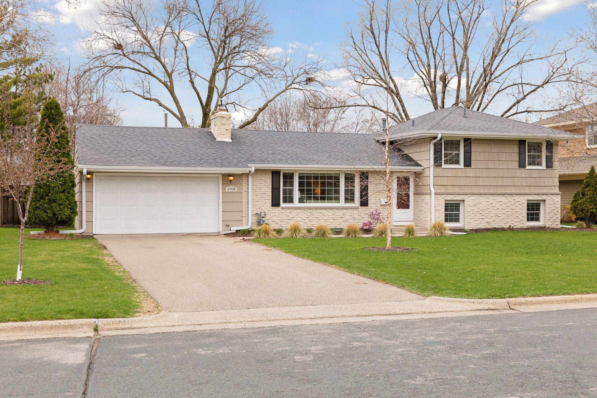 View of Residential at 6908 Dawson Lane, Edina MN 55435, Edina - Mike Wilen | Minnesota Team Real Estate