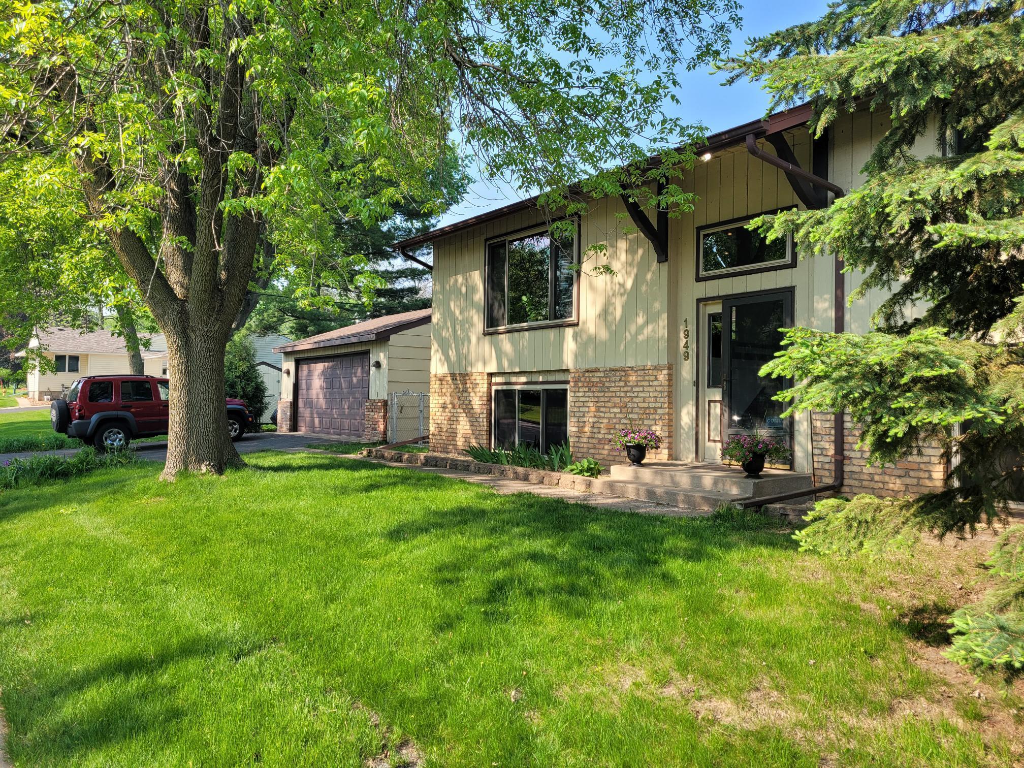 View of Residential at 1949 Mcknight Road, North Saint Paul MN 55109, North Saint Paul - Mike Wilen | Minnesota Team Real Estate
