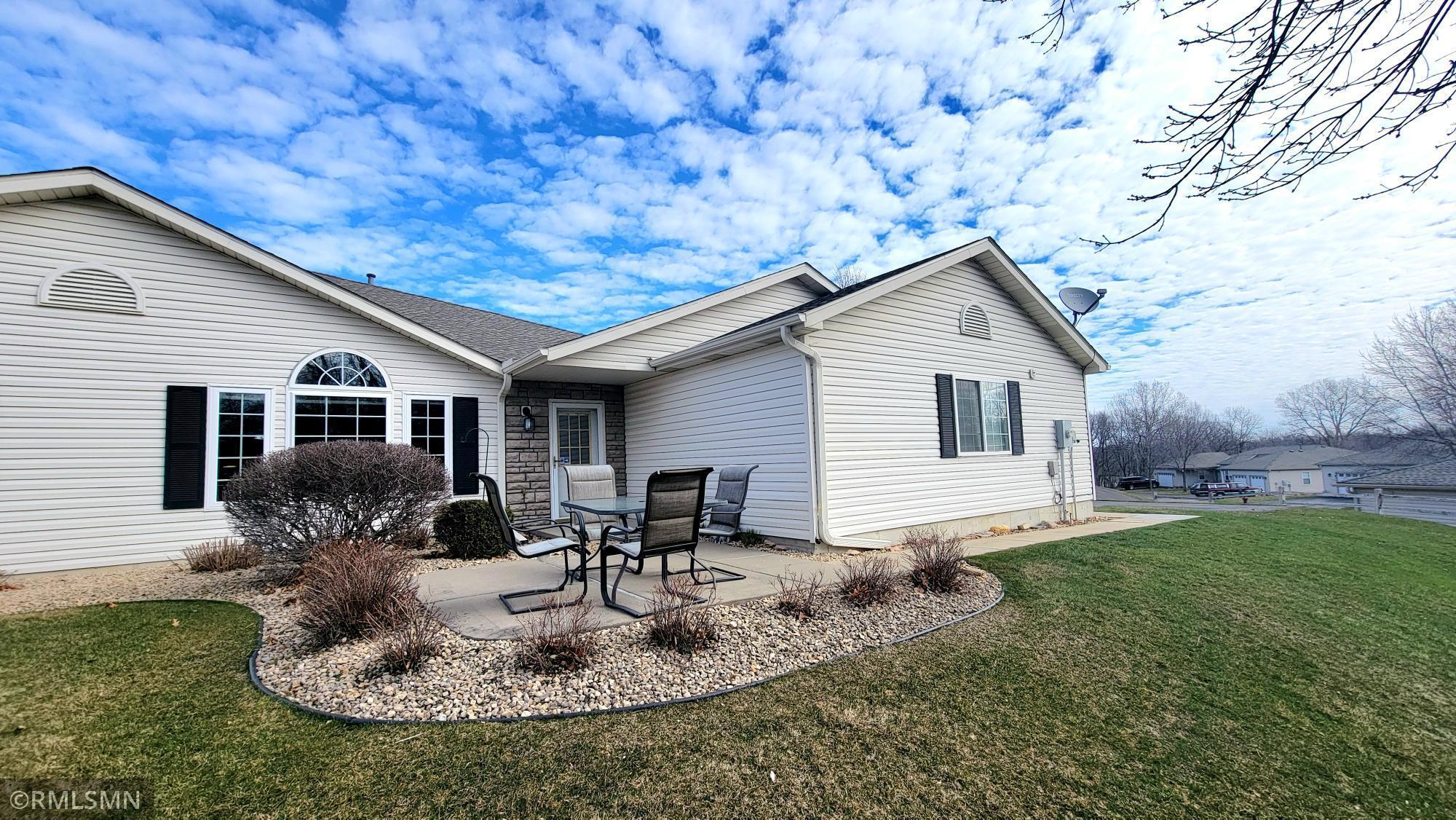 View of Residential at 925 Carriage Lane, Chaska MN 55318, Chaska - Mike Wilen | Minnesota Team Real Estate