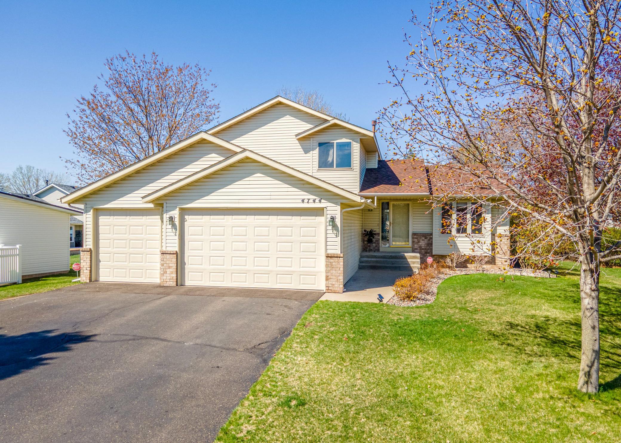 View of Residential at 4744 Oxborough Ct, Brooklyn Park MN 55443, Brooklyn Park - Mike Wilen | Minnesota Team Real Estate