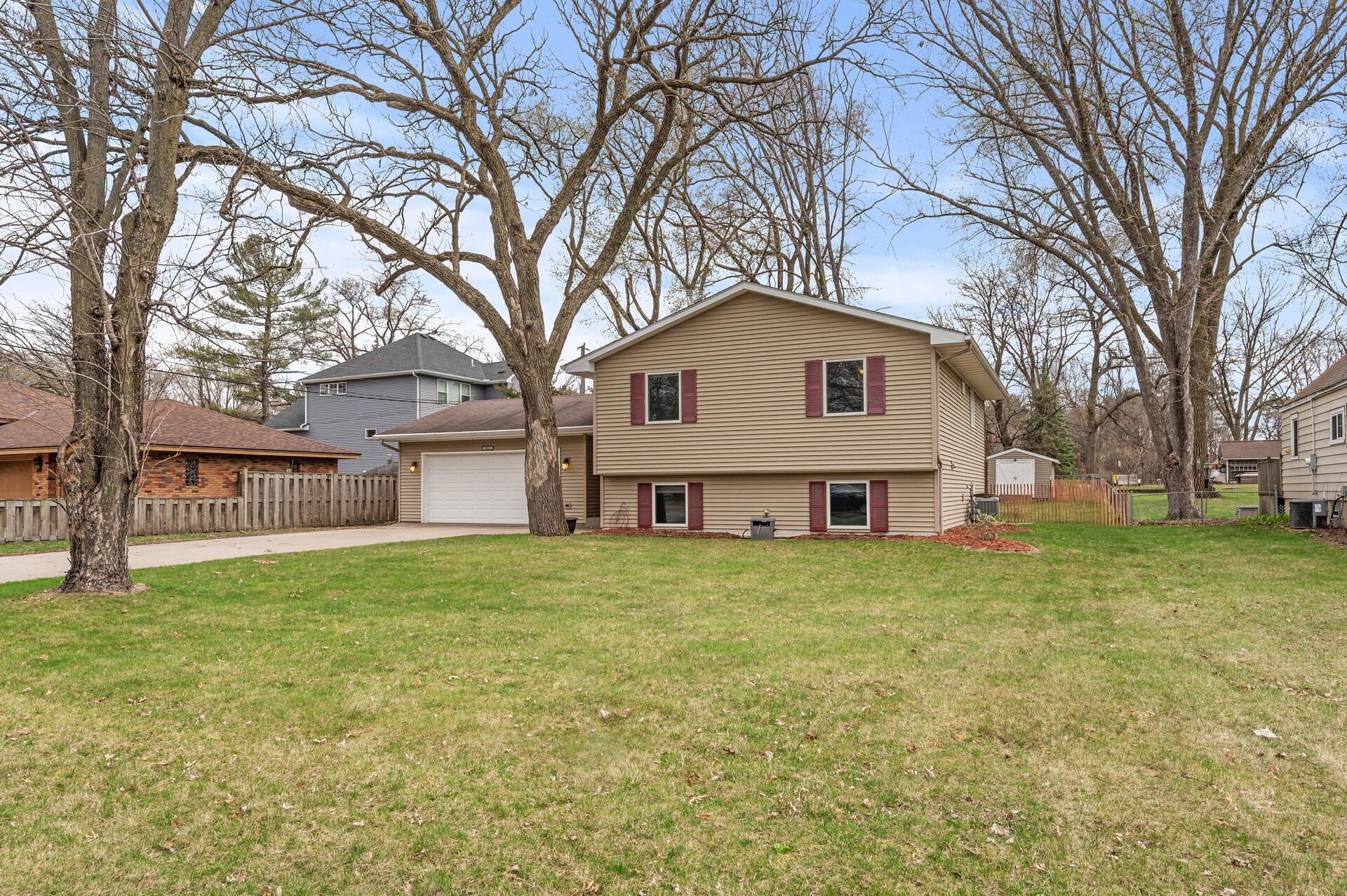 View of Residential at 2812 Sherwood Road, Mounds View MN 55112, Mounds View - Mike Wilen | Minnesota Team Real Estate