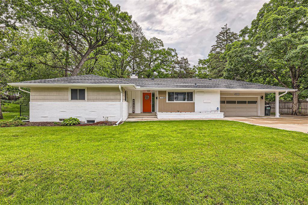 View of Residential at 1560 Winnetka Avenue, Golden Valley MN 55427, Golden Valley - Mike Wilen | Minnesota Team Real Estate