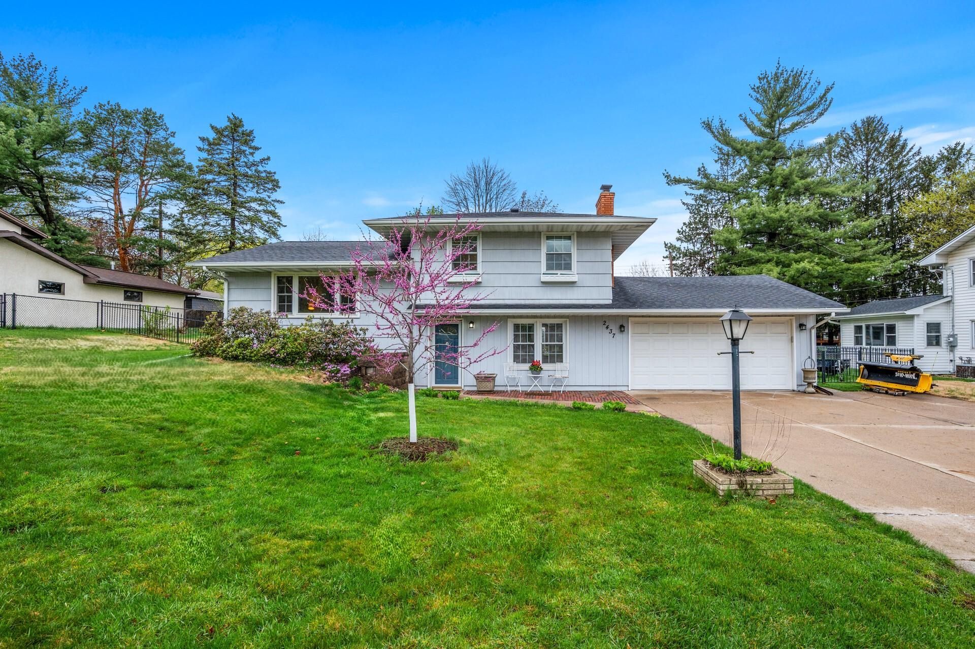 View of Residential at 2437 Western Avenue, Roseville MN 55113, Roseville - Mike Wilen | Minnesota Team Real Estate