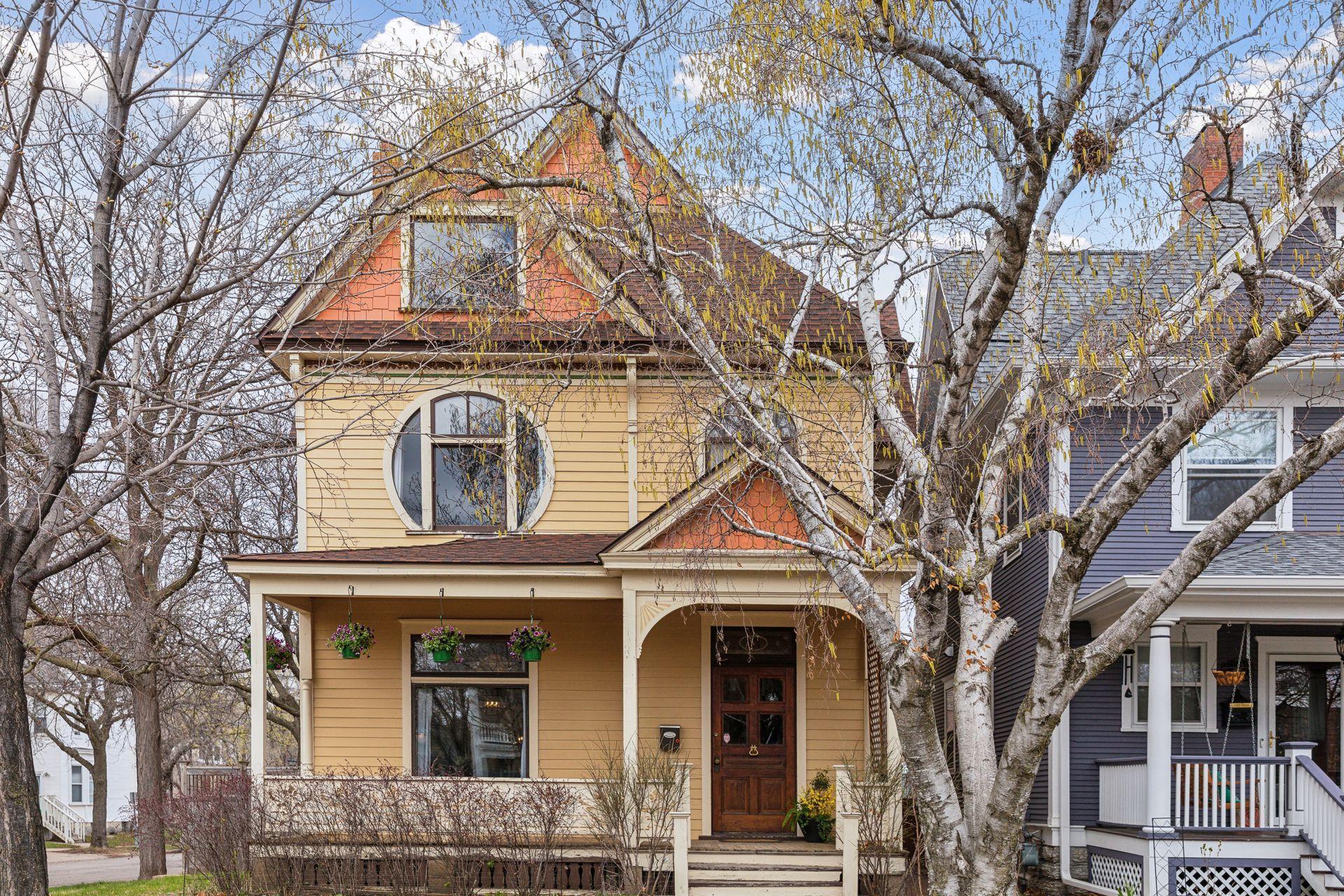 View of Residential at 817 Hague Avenue, Saint Paul MN 55104, Saint Paul - Mike Wilen | Minnesota Team Real Estate