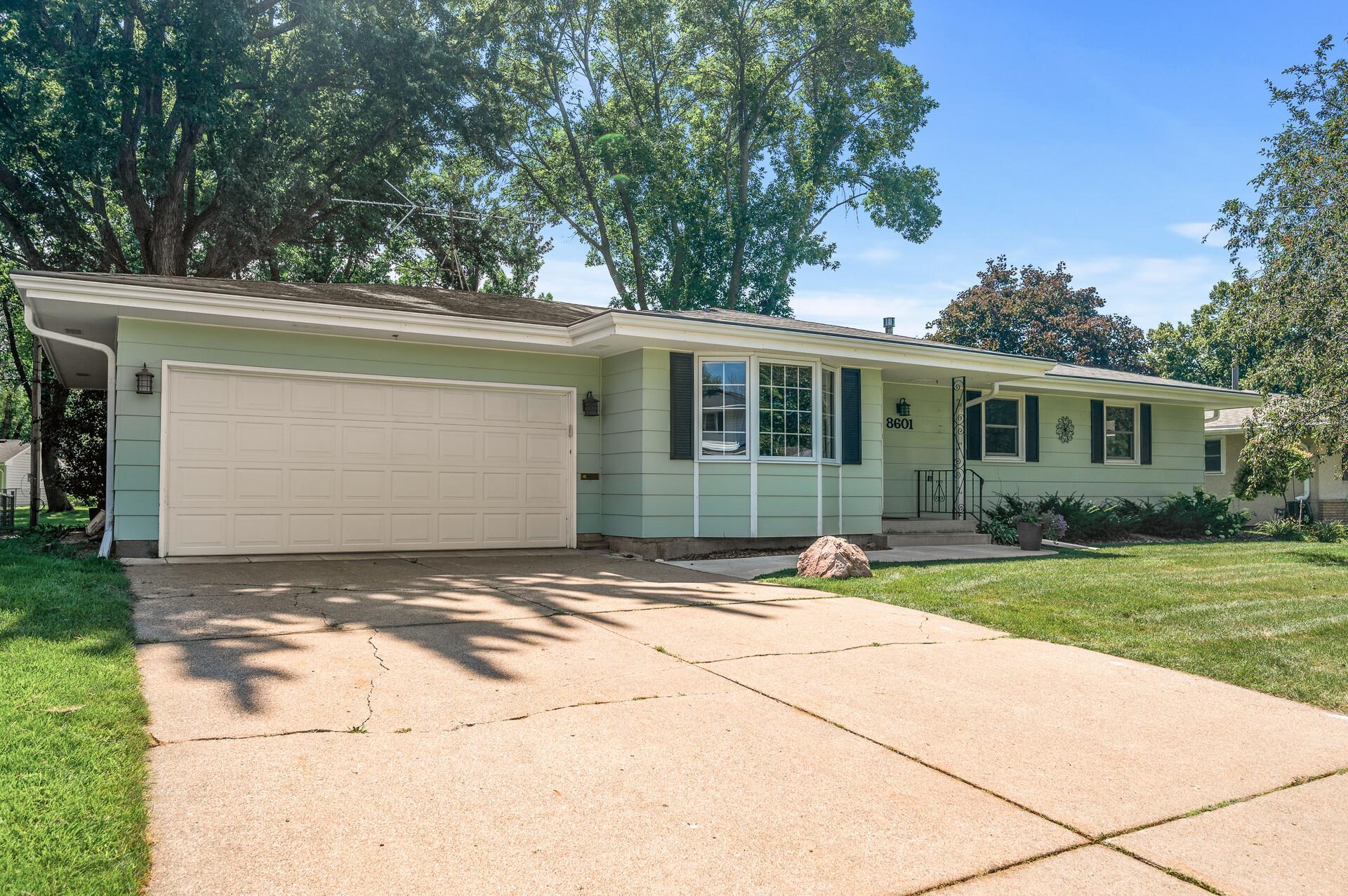 View of Residential at 8601 40th Avenue, New Hope MN 55427, New Hope - Mike Wilen | Minnesota Team Real Estate
