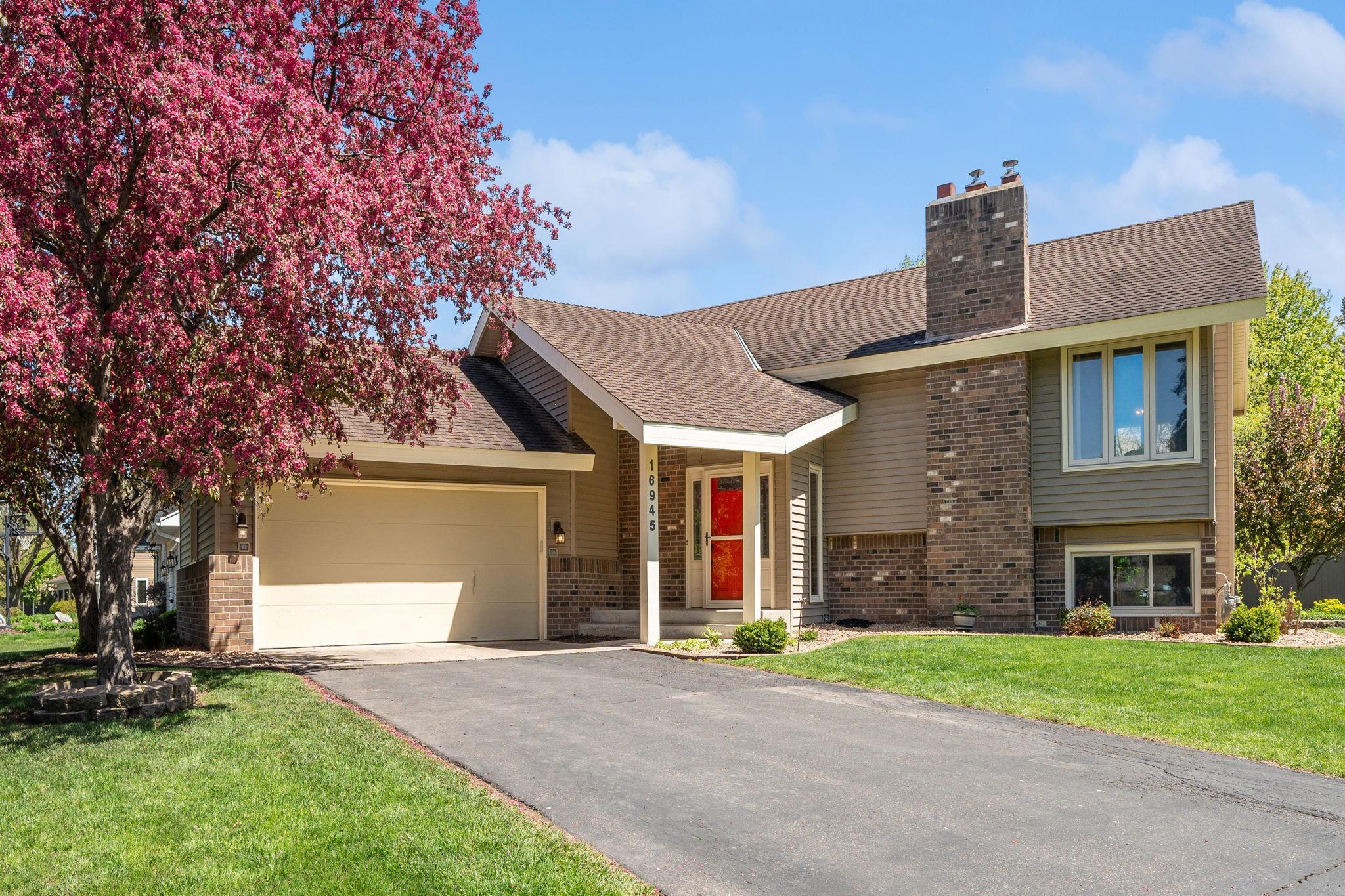 View of Residential at 16945 Creek Ridge Trail, Minnetonka MN 55345, Minnetonka - Mike Wilen | Minnesota Team Real Estate
