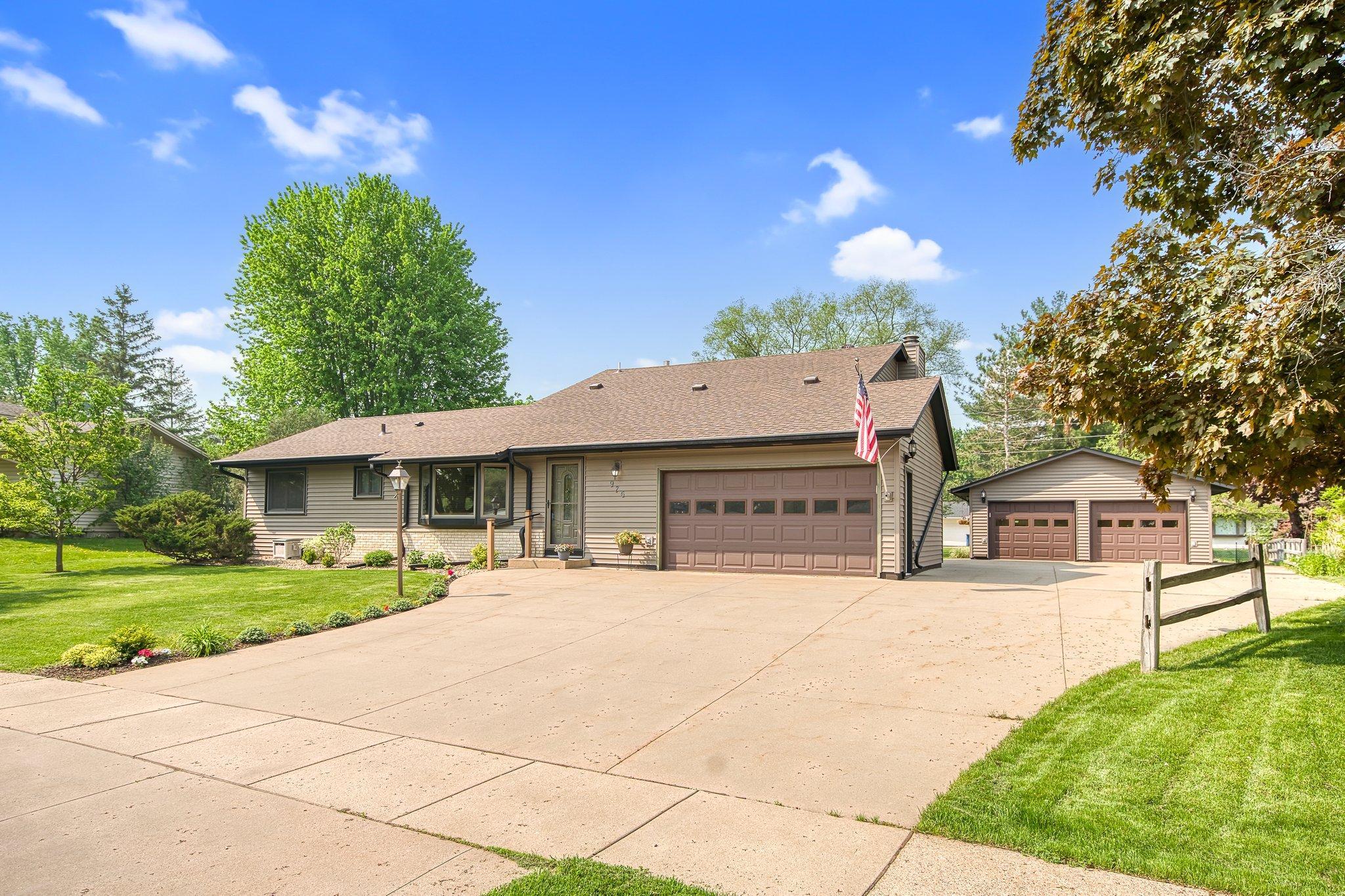 View of Residential at 976 Cortland Drive, Apple Valley MN 55124, Apple Valley - Mike Wilen | Minnesota Team Real Estate
