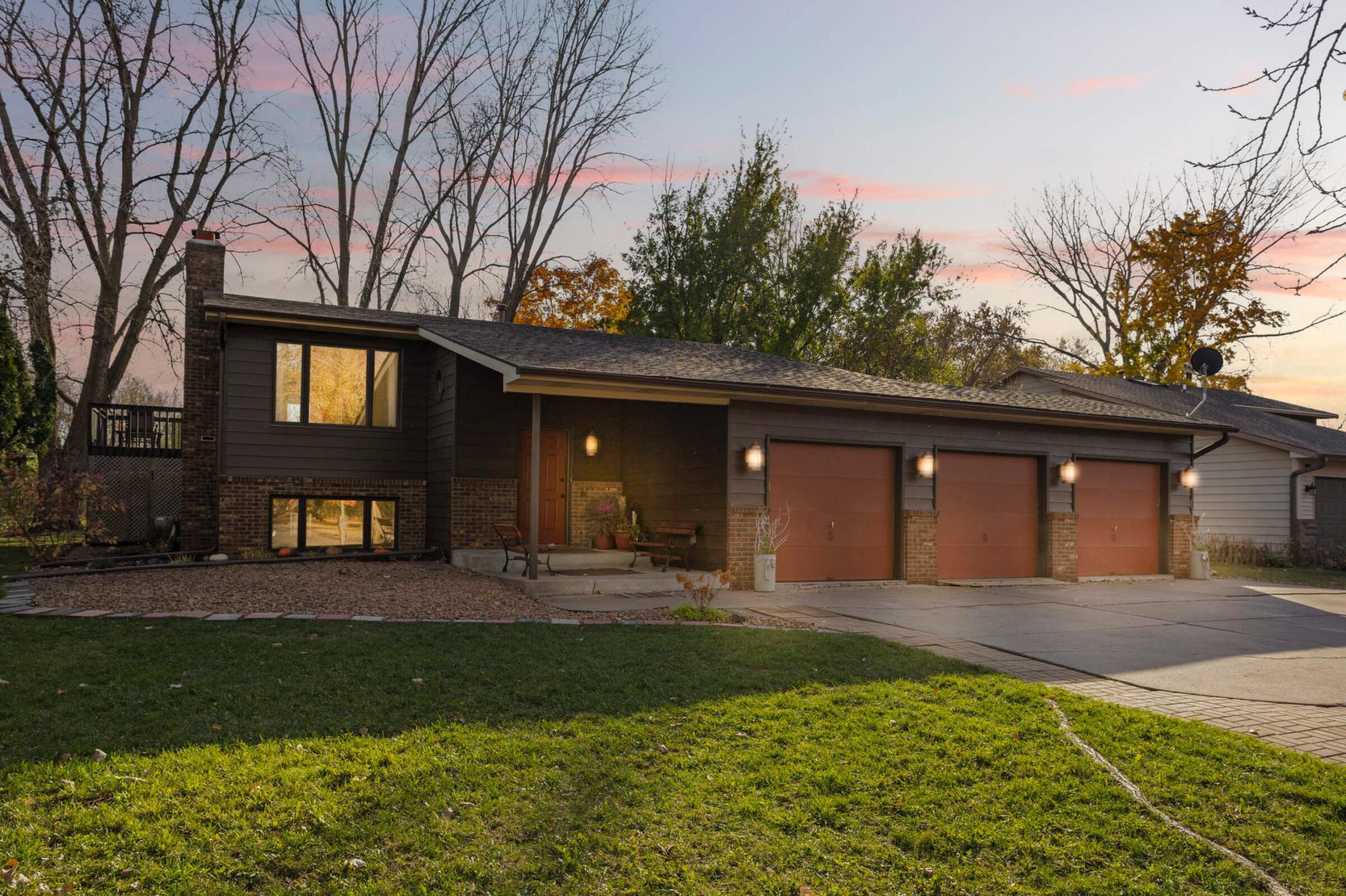 View of Residential at 6581 Upper 28th Street, Oakdale MN 55128, Oakdale - Mike Wilen | Minnesota Team Real Estate