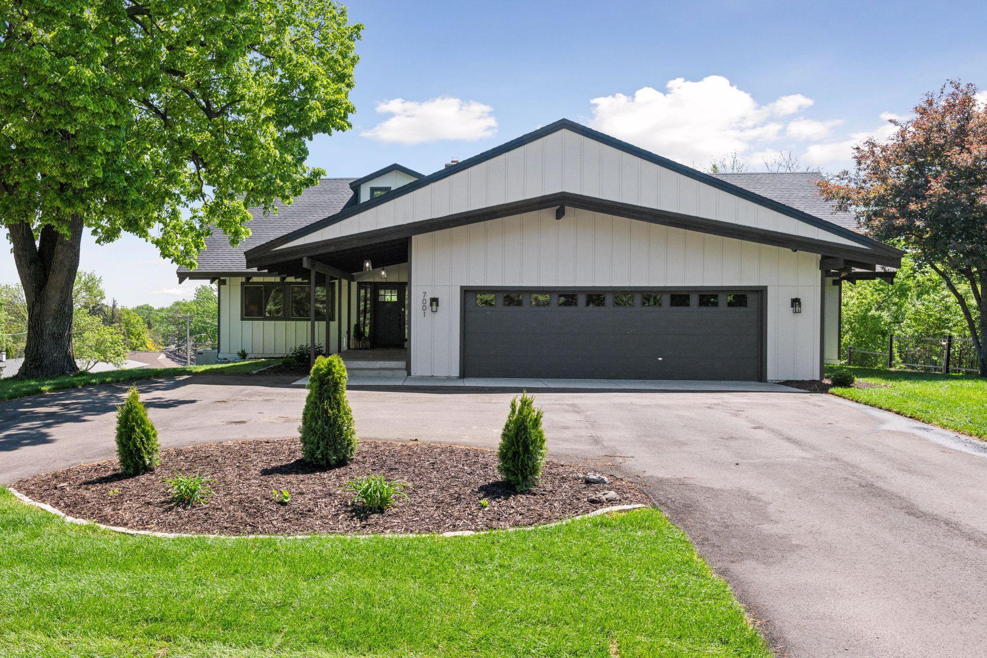 View of Residential at 7001 Antrim Road, Edina MN 55439, Edina - Mike Wilen | Minnesota Team Real Estate