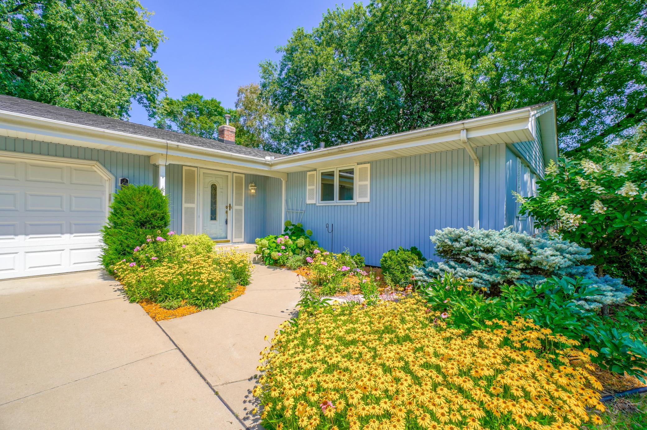 View of Residential at 521 Woodhill Drive, Roseville MN 55113, Roseville - Mike Wilen | Minnesota Team Real Estate