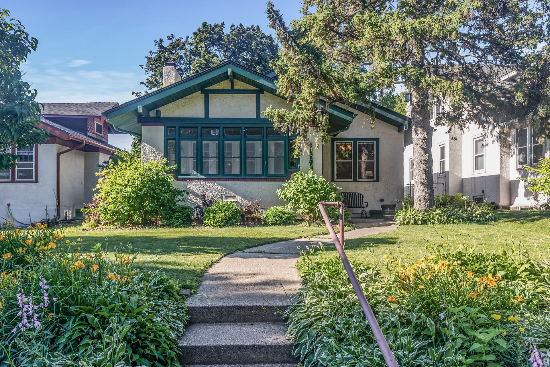 View of Residential at 2076 Roblyn Avenue, Saint Paul MN 55104, Saint Paul - Mike Wilen | Minnesota Team Real Estate