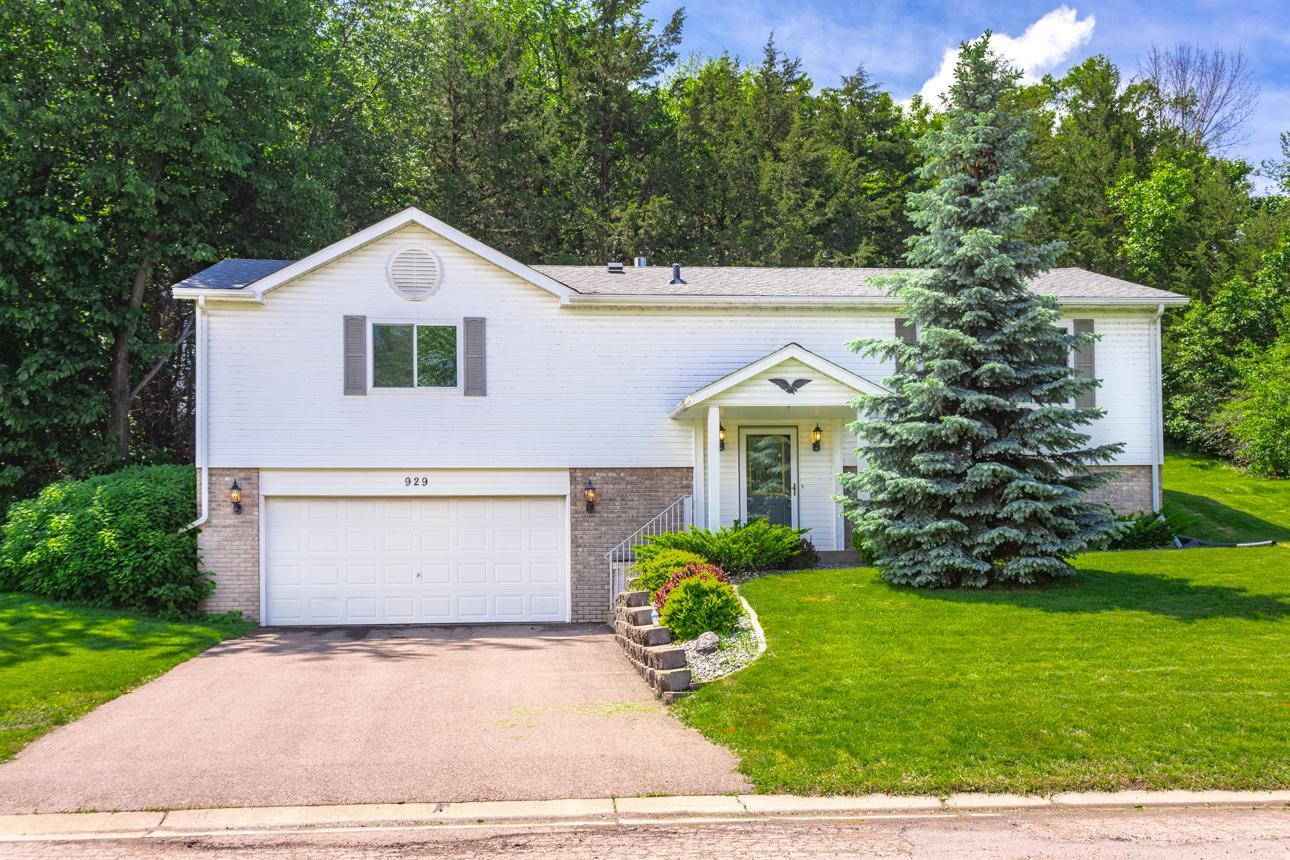 View of Residential at 929 Deer Creek Parkway, Belle Plaine MN 56011, Belle Plaine - Mike Wilen | Minnesota Team Real Estate