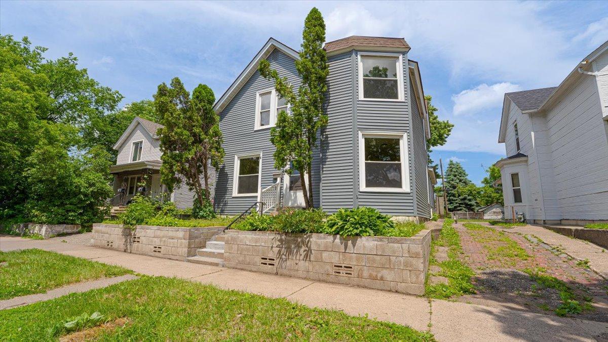 View of Residential Income at 615 Reaney Avenue, Saint Paul MN 55130, Saint Paul - Mike Wilen | Minnesota Team Real Estate