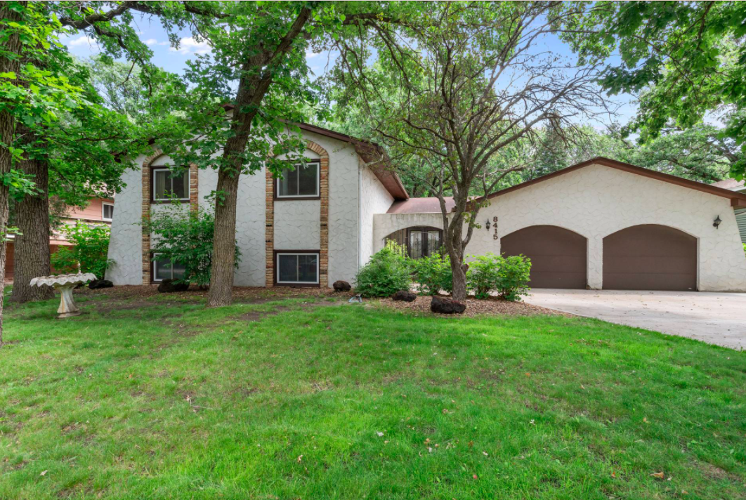 View of Residential at 8415 Knollwood Drive, Mounds View MN 55112, Mounds View - Mike Wilen | Minnesota Team Real Estate