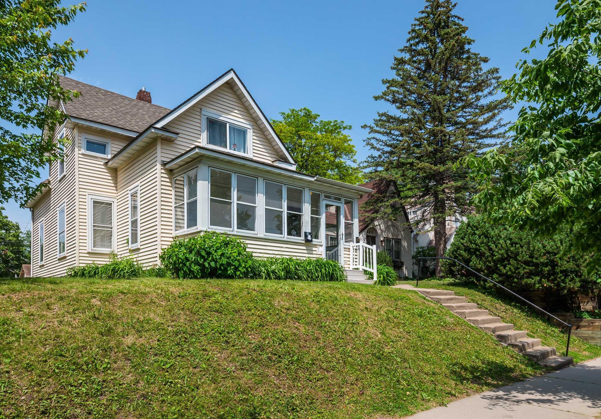 View of Residential Income at 224 Russell Avenue, Minneapolis MN 55405, Minneapolis - Mike Wilen | Minnesota Team Real Estate