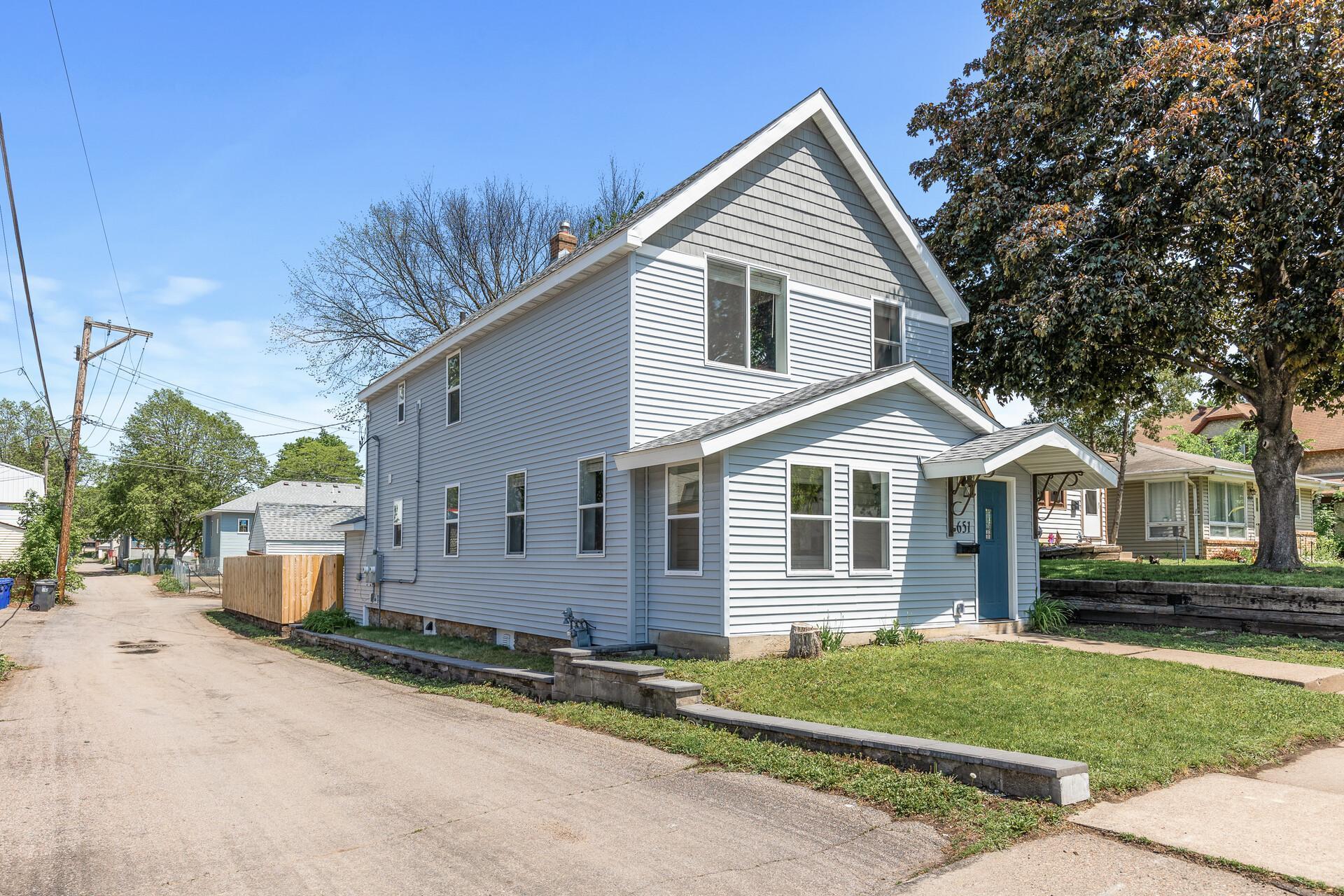 View of Residential Income at 651 Hawthorne Avenue, Saint Paul MN 55106, Saint Paul - Mike Wilen | Minnesota Team Real Estate