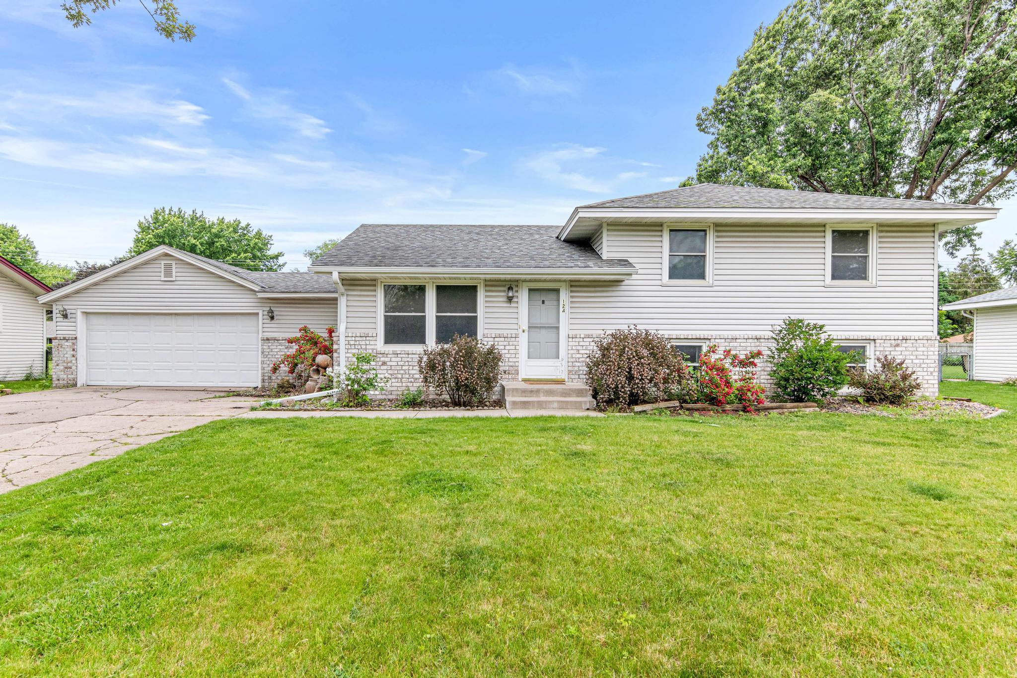 View of Residential at 124 Hayes Road, Apple Valley MN 55124, Apple Valley - Mike Wilen | Minnesota Team Real Estate