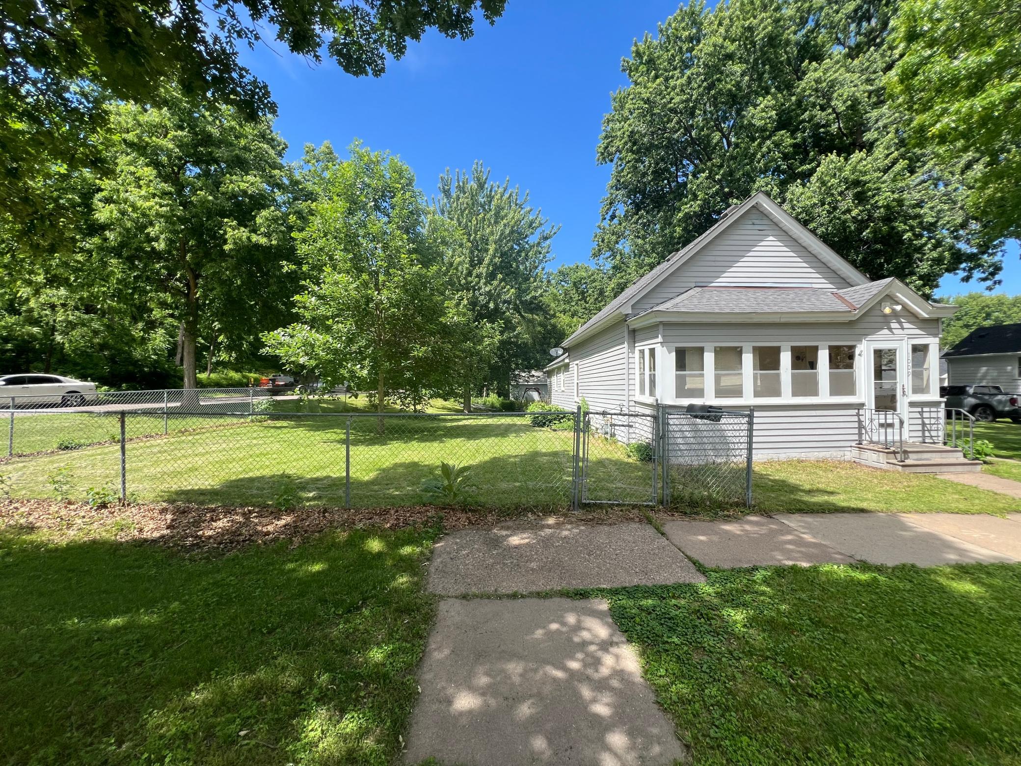 View of Residential at 1009 James Avenue, Saint Paul MN 55102, Saint Paul - Mike Wilen | Minnesota Team Real Estate