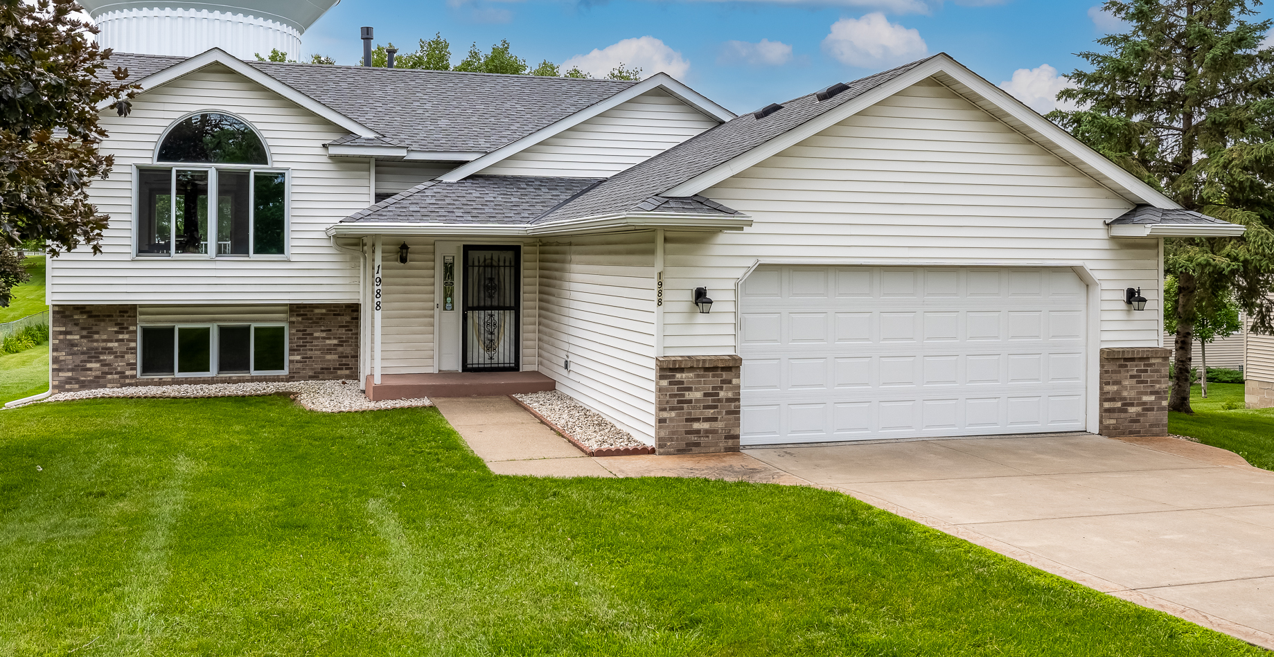 View of Residential at 1988 Castle Avenue, Maplewood MN 55109, Maplewood - Mike Wilen | Minnesota Team Real Estate