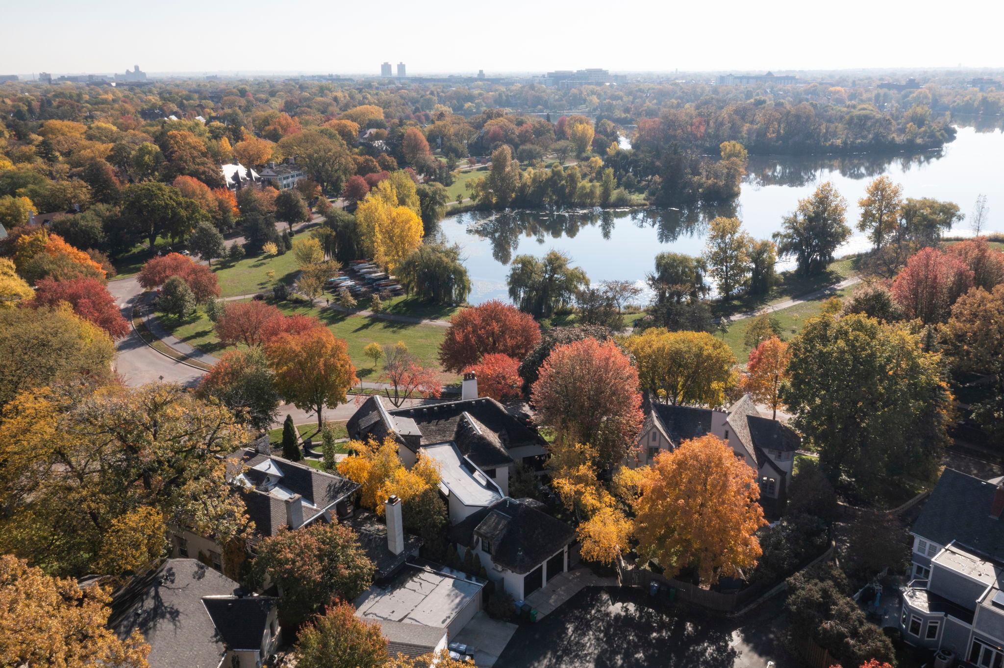 View of Residential at 2388 Lake Of The Isles Parkway, Minneapolis MN 55405, Minneapolis (56 of 88) - Mike Wilen | Minnesota Team Real Estate