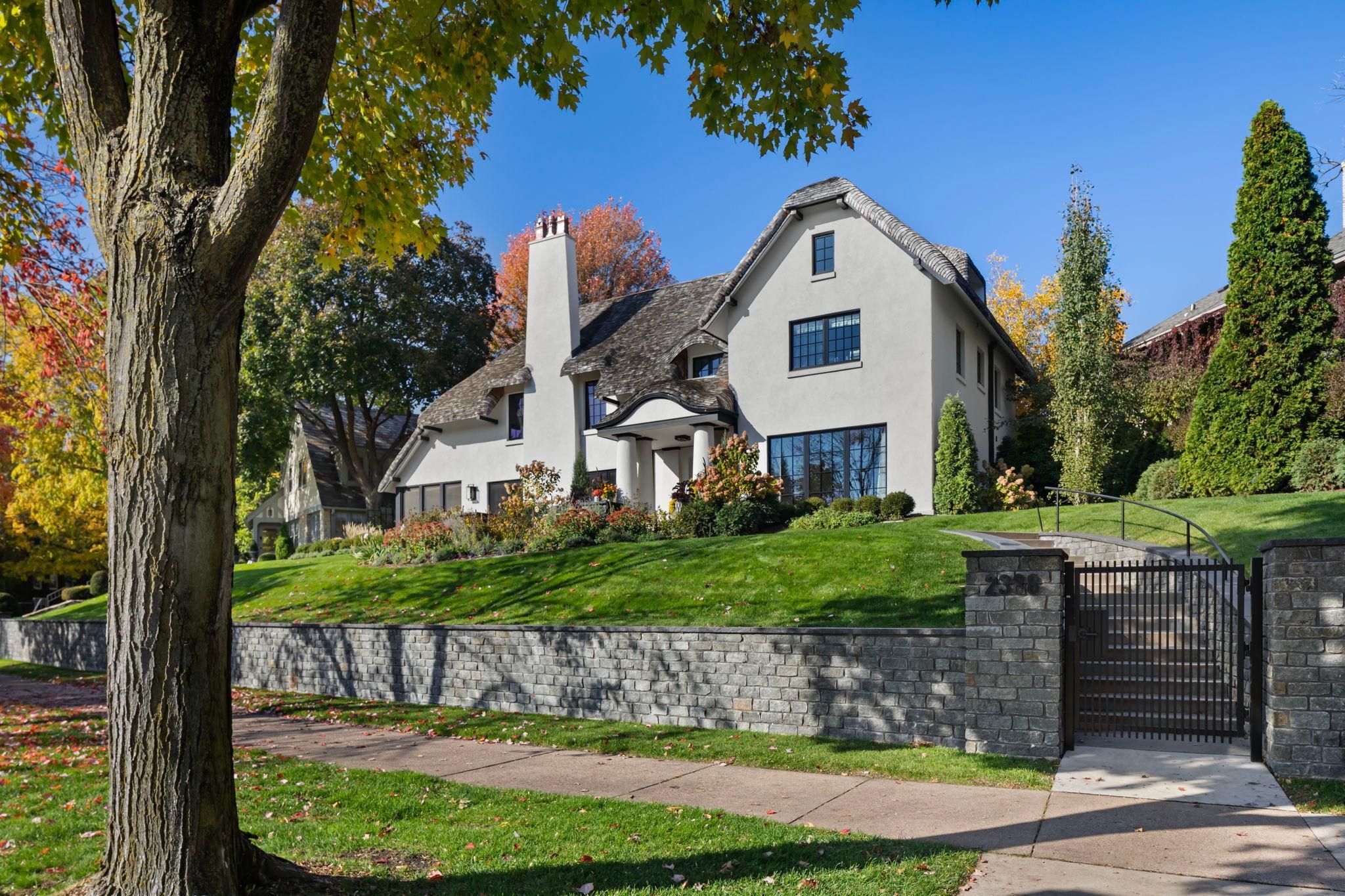 View of Residential at 2388 Lake Of The Isles Parkway, Minneapolis MN 55405, Minneapolis (79 of 88) - Mike Wilen | Minnesota Team Real Estate