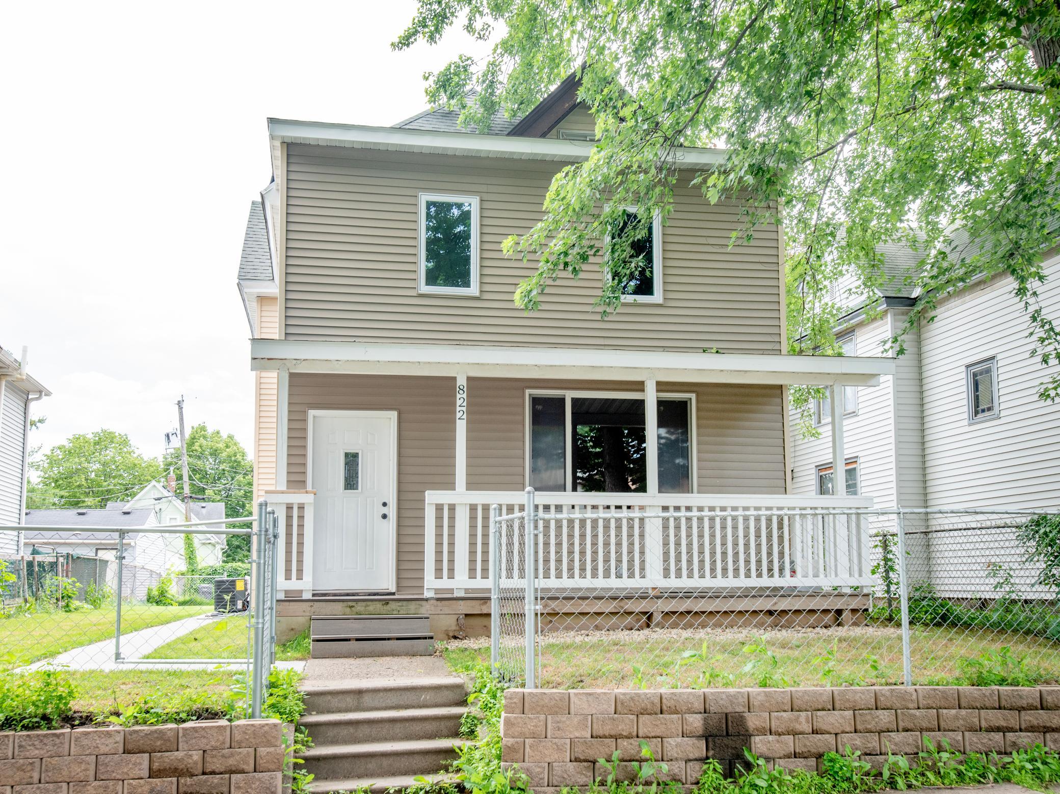 View of Residential Income at 822 Van Buren Avenue, Saint Paul MN 55104, Saint Paul - Mike Wilen | Minnesota Team Real Estate