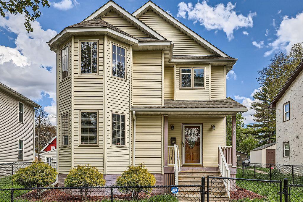 View of Residential at 2522 James Avenue, Minneapolis MN 55411, Minneapolis - Mike Wilen | Minnesota Team Real Estate