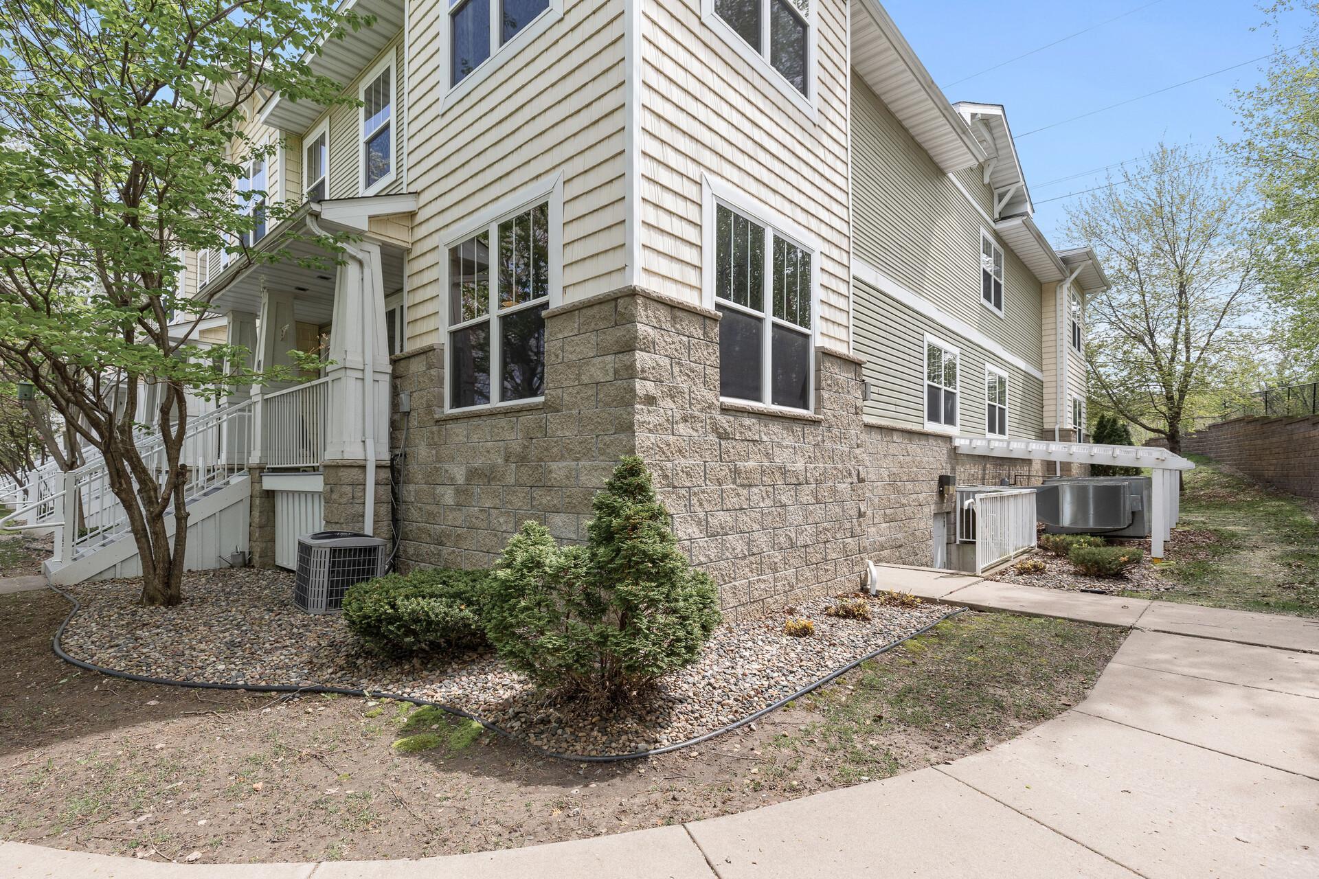View of Residential at 1240 County Road D #1, Maplewood MN 55109, Maplewood - Mike Wilen | Minnesota Team Real Estate