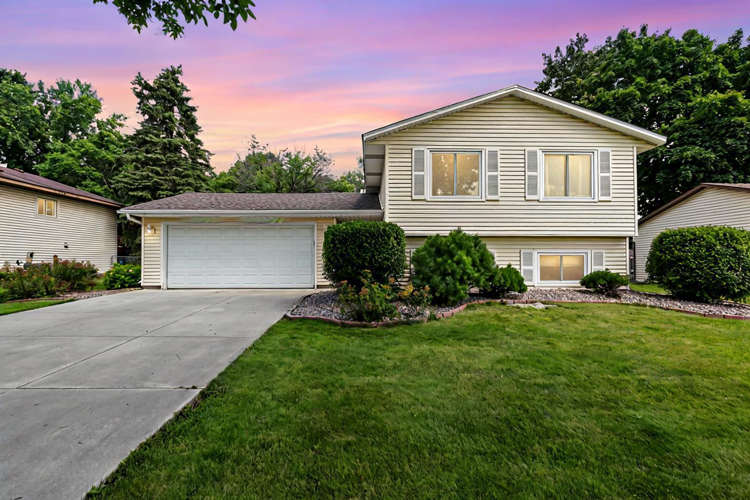 View of Residential at 8818 90th Street, Cottage Grove MN 55016, Cottage Grove - Mike Wilen | Minnesota Team Real Estate