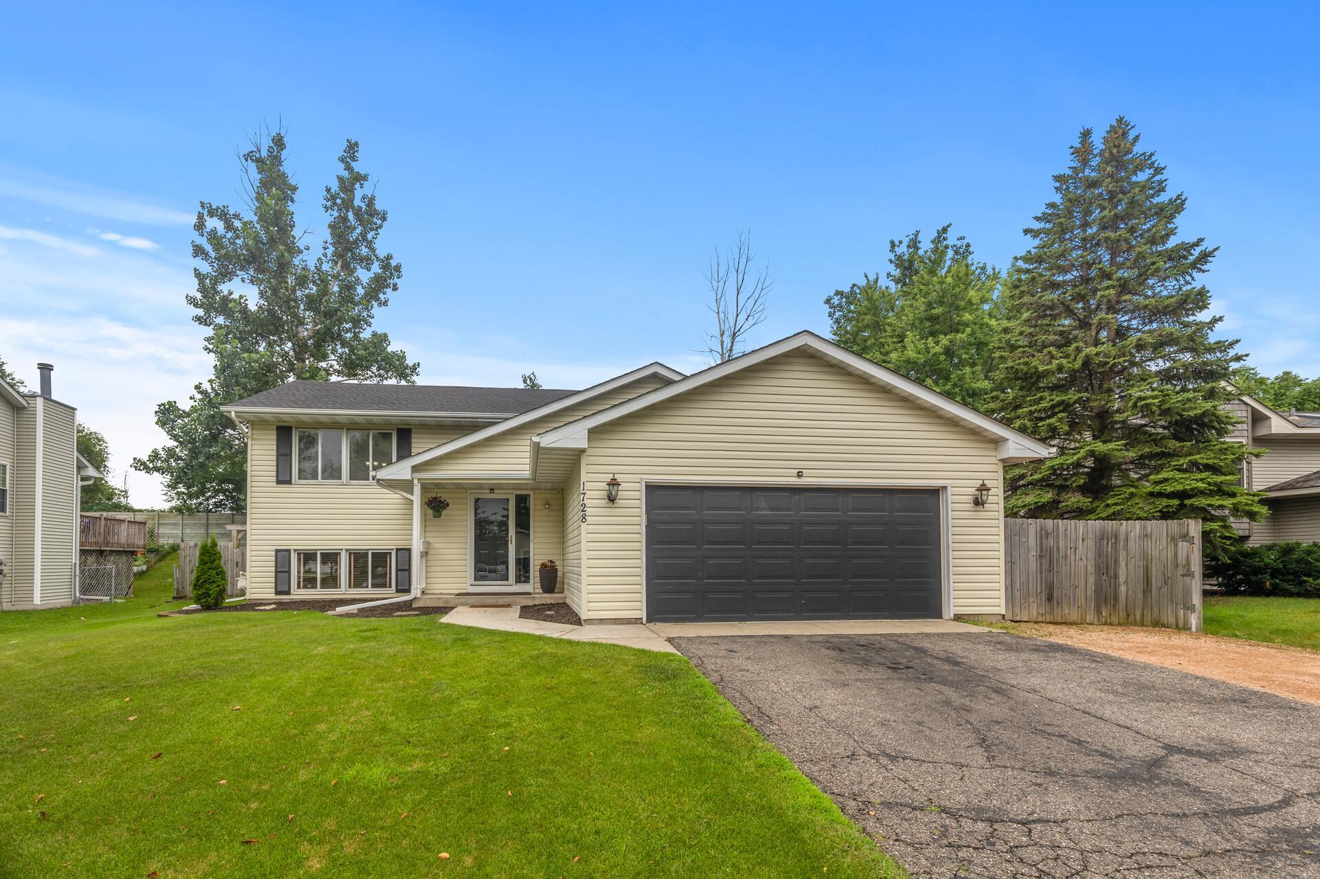 View of Residential at 1728 Thistle Lane, Shakopee MN 55379, Shakopee - Mike Wilen | Minnesota Team Real Estate