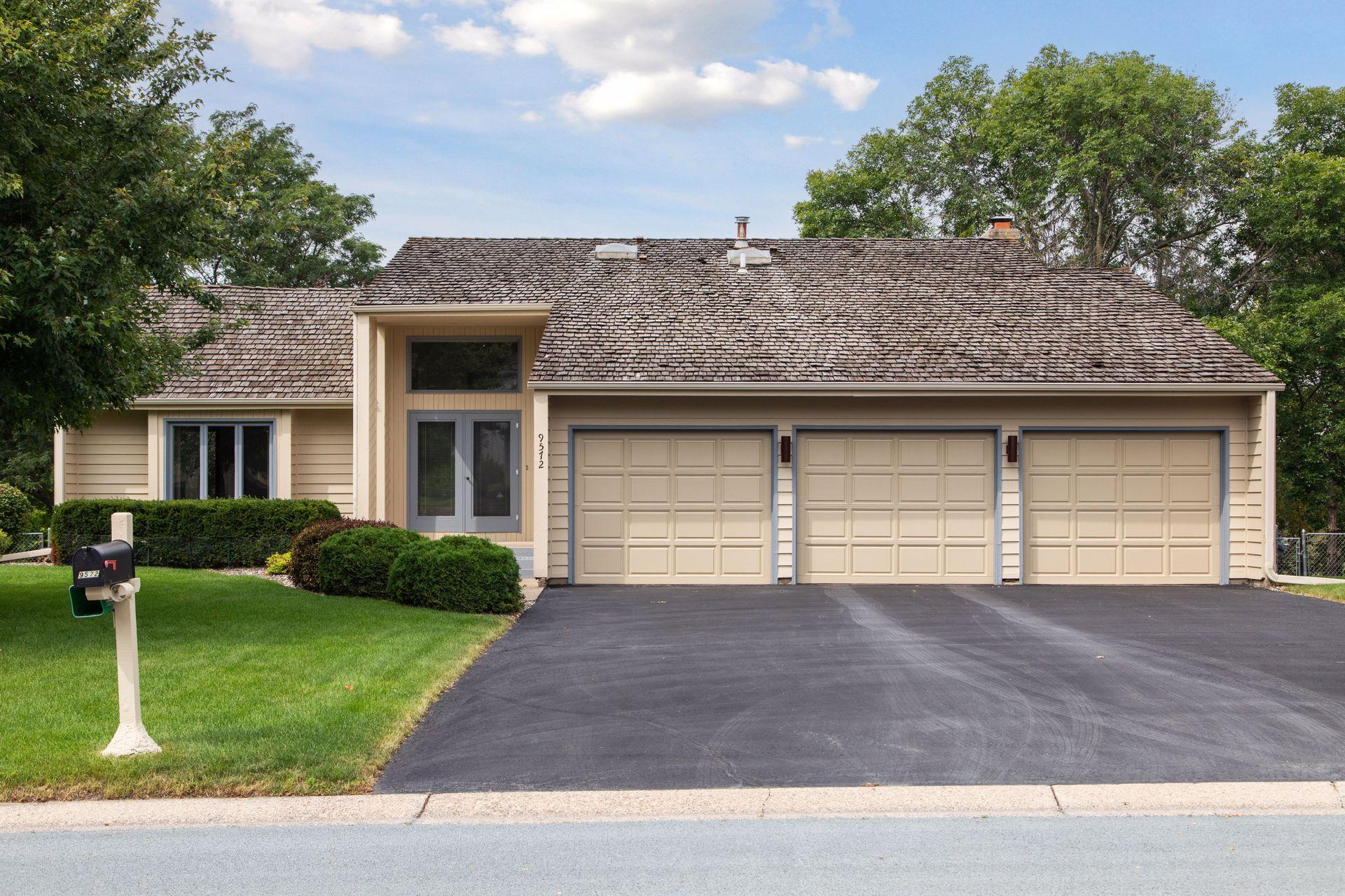 View of Residential at 9572 Xylon Avenue, Bloomington MN 55438, Bloomington - Mike Wilen | Minnesota Team Real Estate