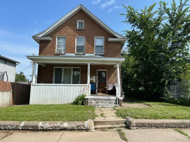 View of Residential Income at 929 Geranium Avenue, Saint Paul MN 55106, Saint Paul - Mike Wilen | Minnesota Team Real Estate